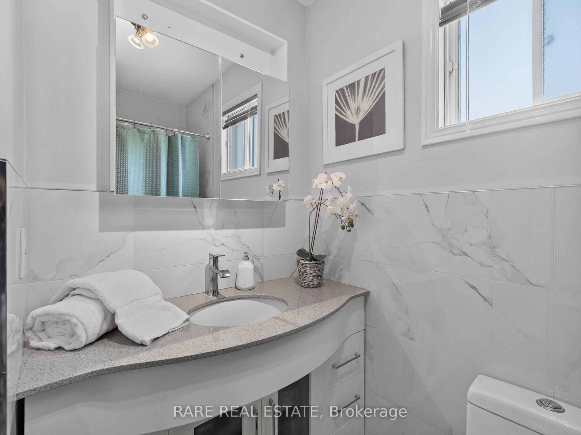 Photo 24 of 12 Kentroyal Drive, Etobicoke, Humber Heights — HOMEH
