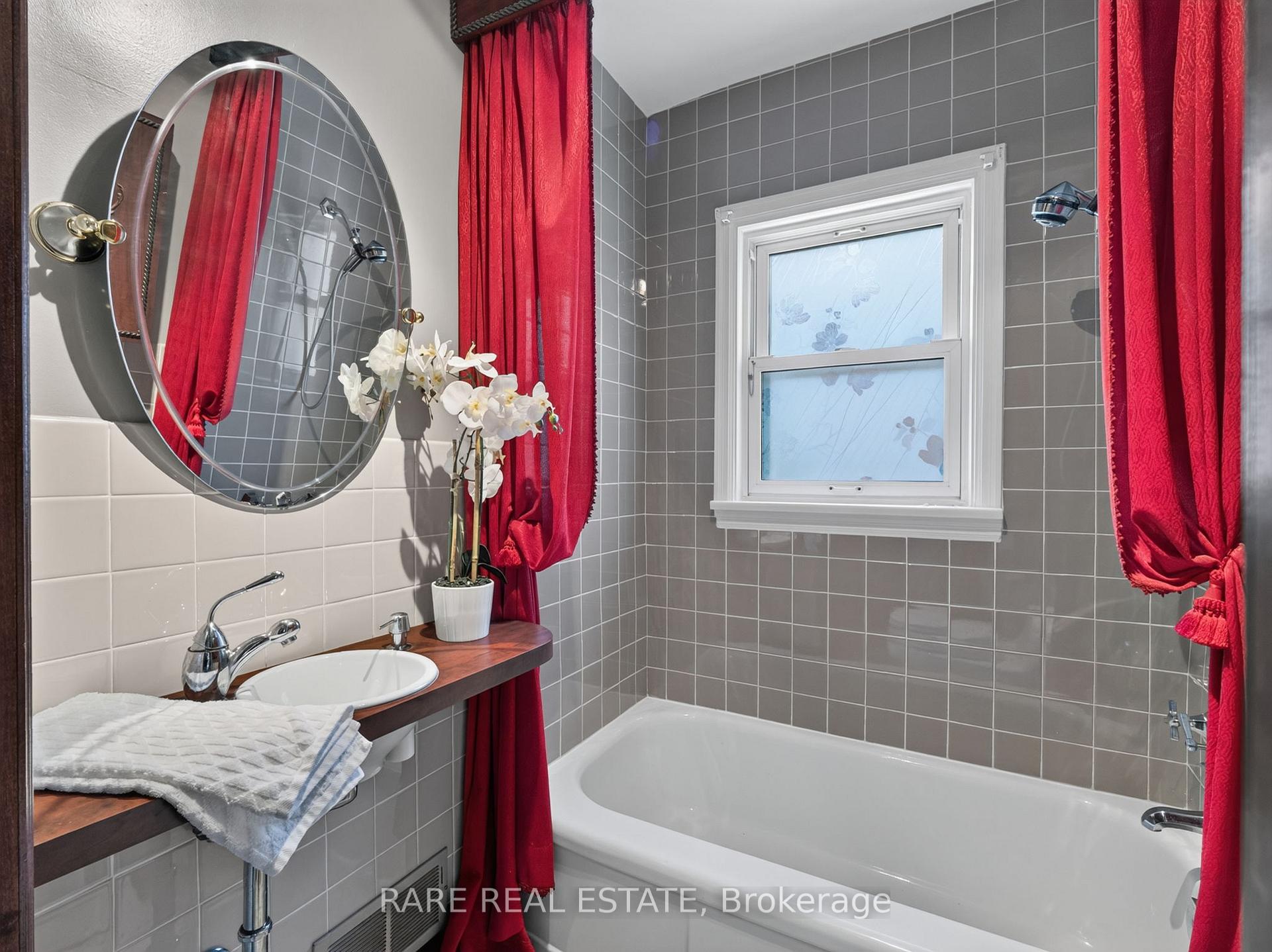 Photo 26 of 12 Kentroyal Drive, Etobicoke, Humber Heights — HOMEH