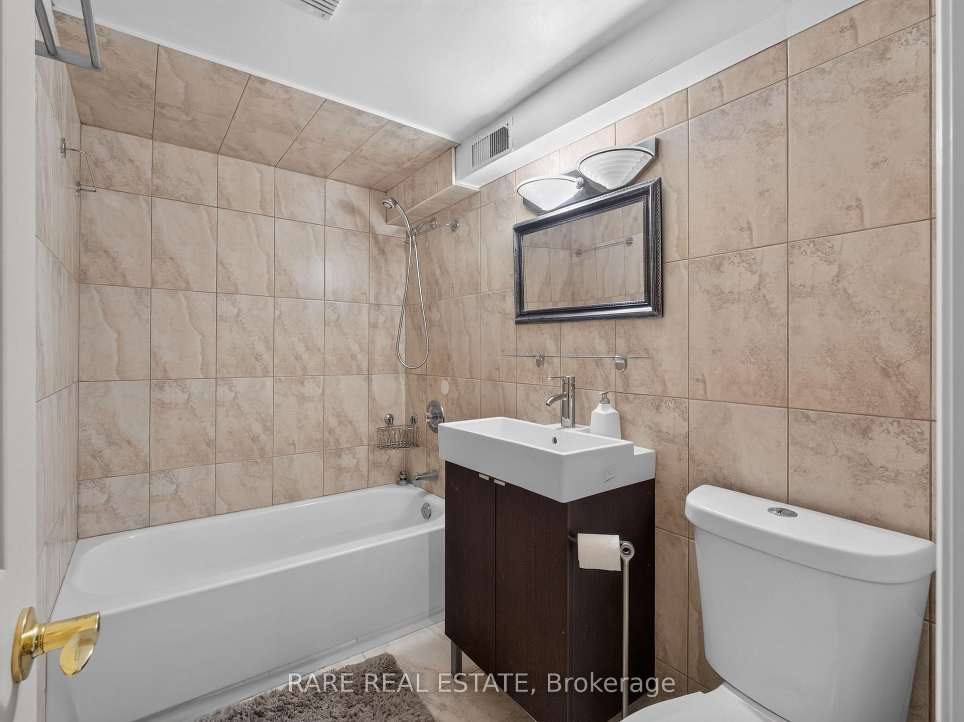 Photo 33 of 12 Kentroyal Drive, Etobicoke, Humber Heights — HOMEH