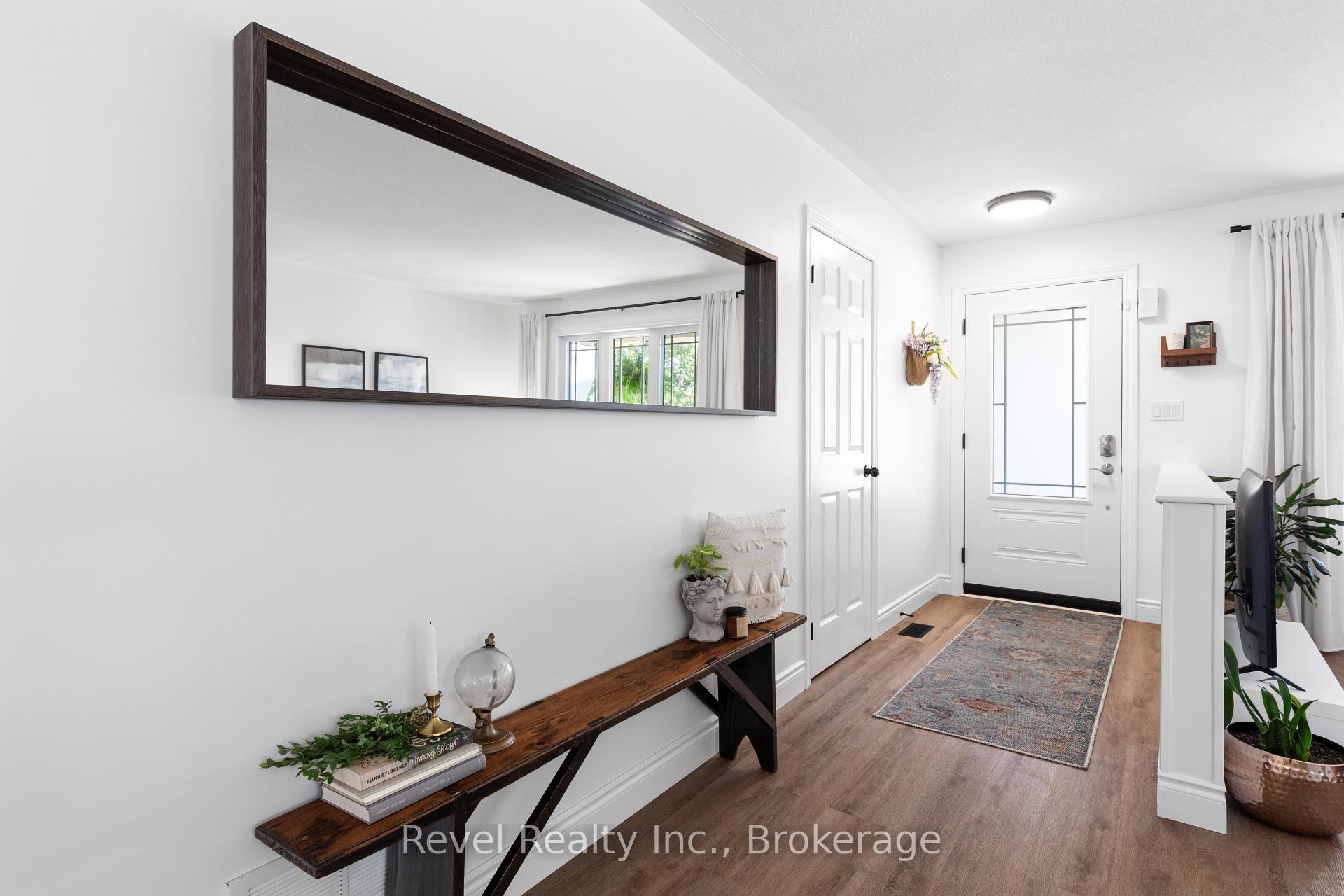 Photo 4 of 39 Springdale Drive, Kawartha Lakes, Lindsay — HOMEH