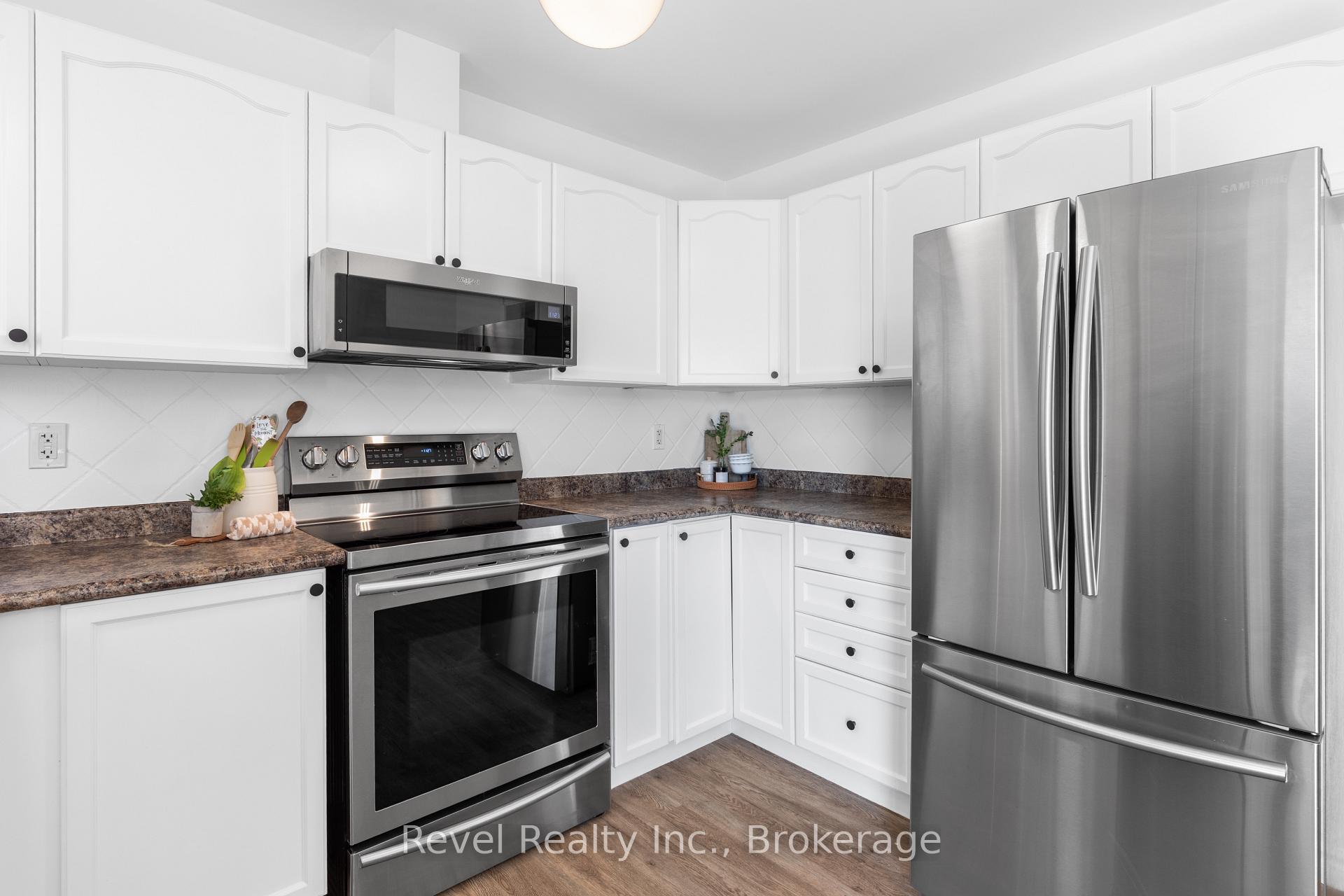 Photo 14 of 39 Springdale Drive, Kawartha Lakes, Lindsay — HOMEH