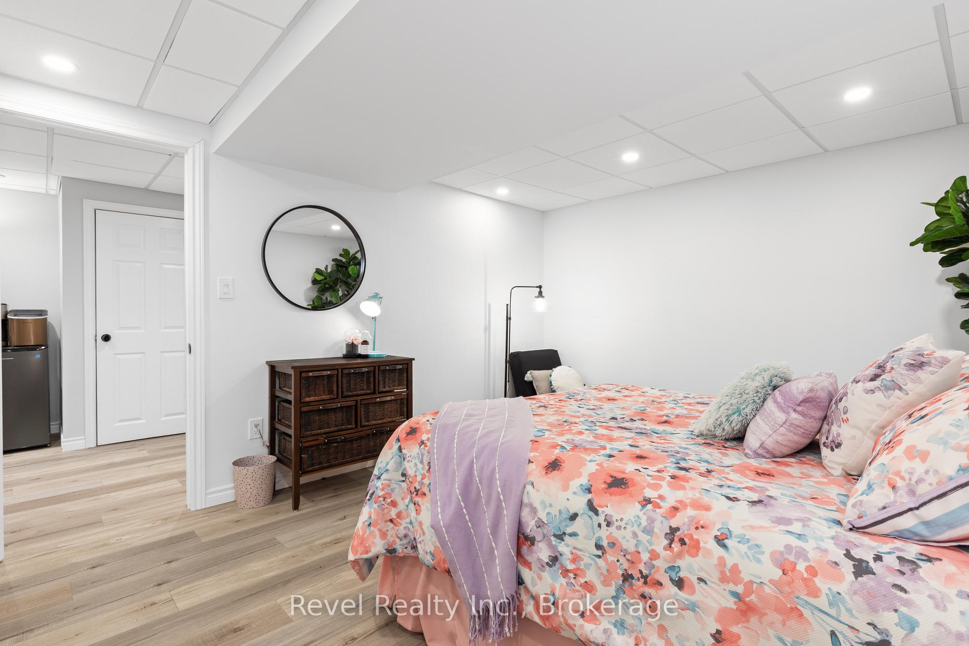 Photo 32 of 39 Springdale Drive, Kawartha Lakes, Lindsay — HOMEH
