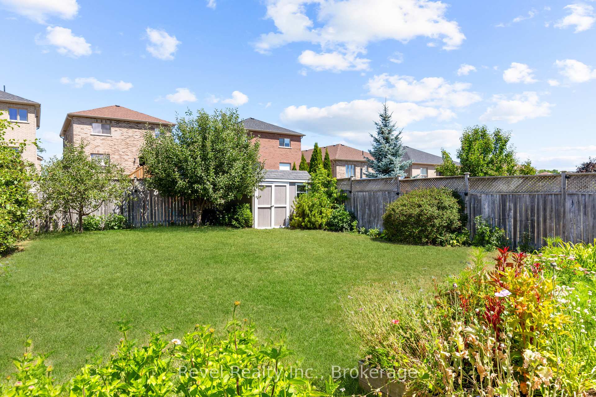 Photo 37 of 39 Springdale Drive, Kawartha Lakes, Lindsay — HOMEH