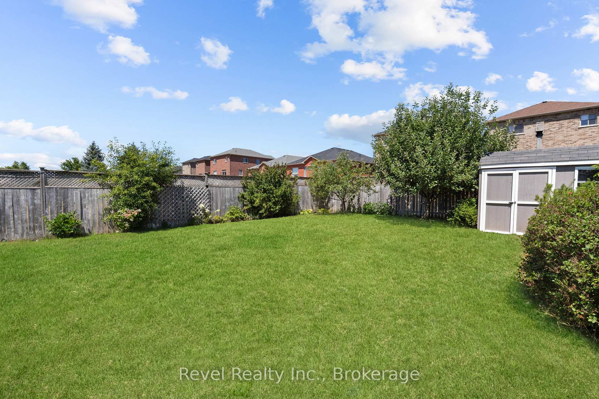 Photo 38 of 39 Springdale Drive, Kawartha Lakes, Lindsay — HOMEH