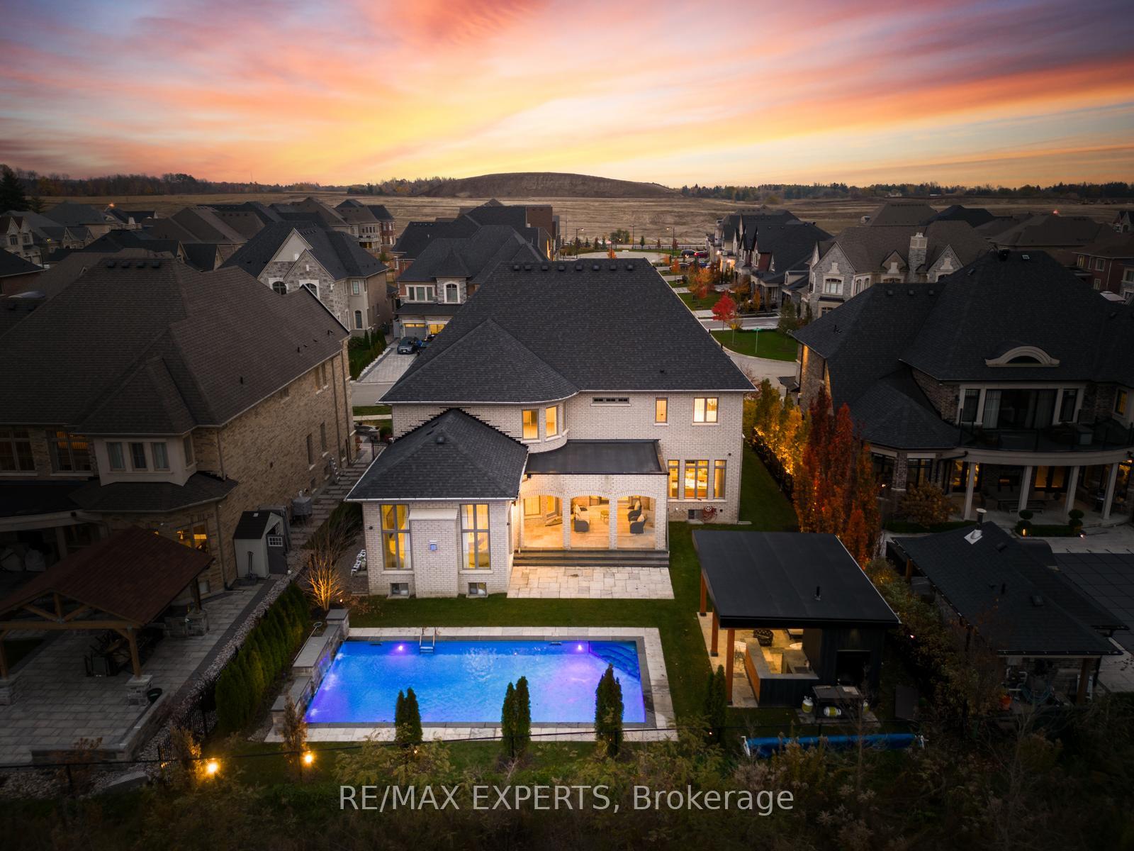 Photo 4 of 32 James Stokes Court, King, King City — HOMEH