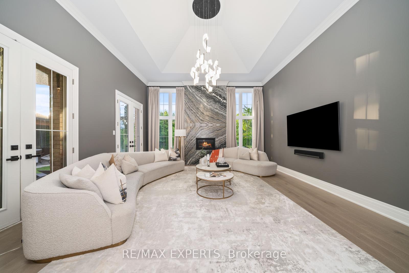 Photo 20 of 32 James Stokes Court, King, King City — HOMEH