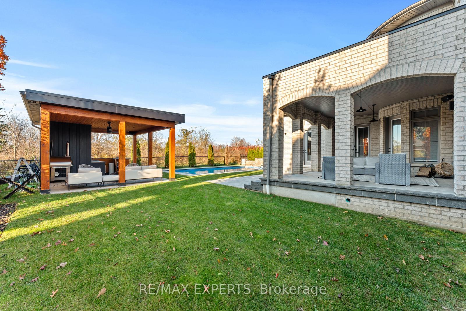 Photo 37 of 32 James Stokes Court, King, King City — HOMEH