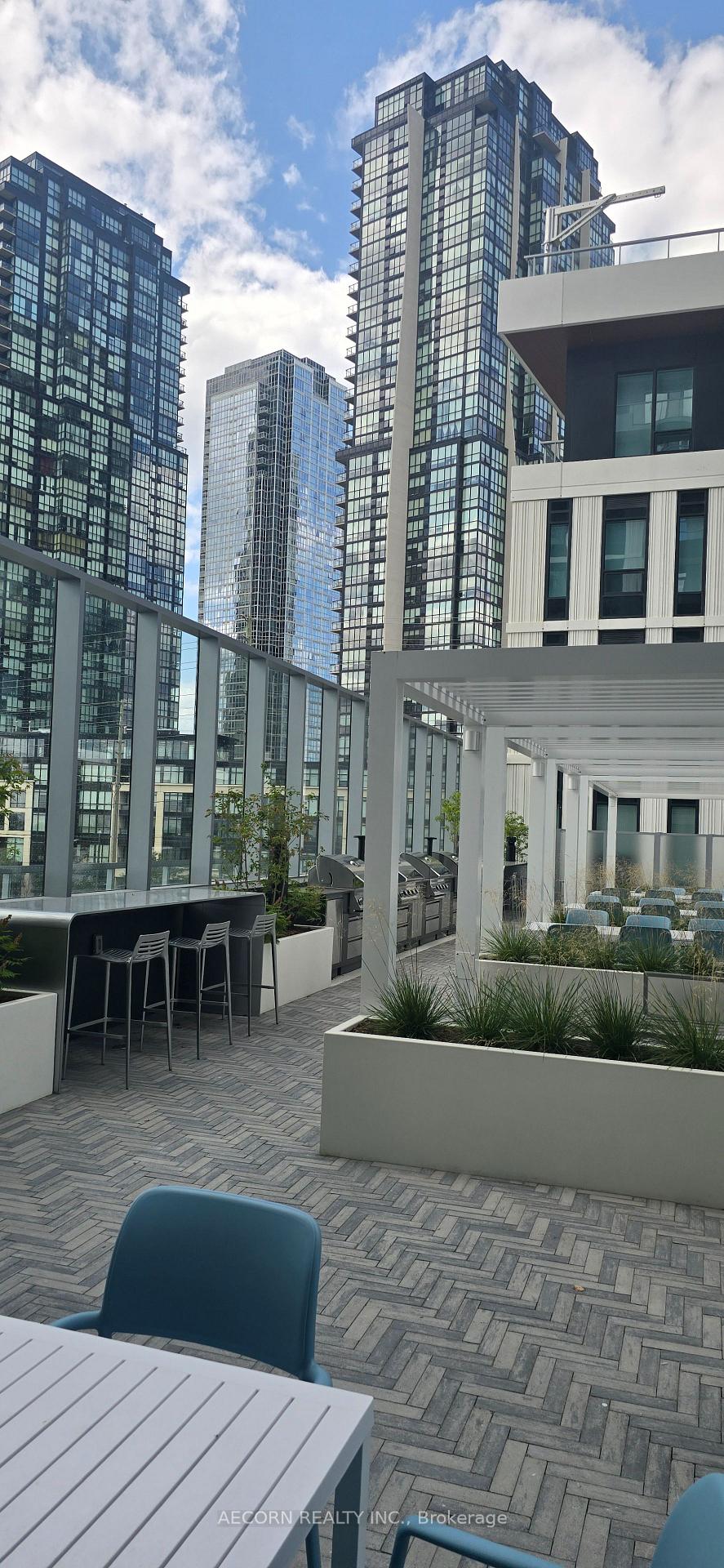 Photo 9 of 21 Meadowdale Road, Vaughan, Vaughan Corporate Centre — HOMEH