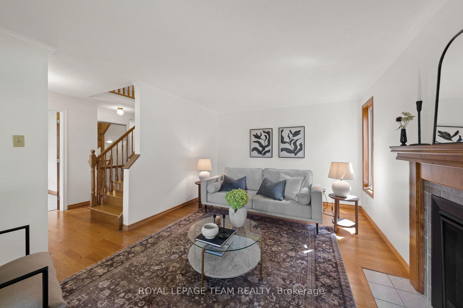 Photo 6 of 240 Hoylake Crescent, Ottawa, Bilberry Creek/Queenswood Heights — HOMEH