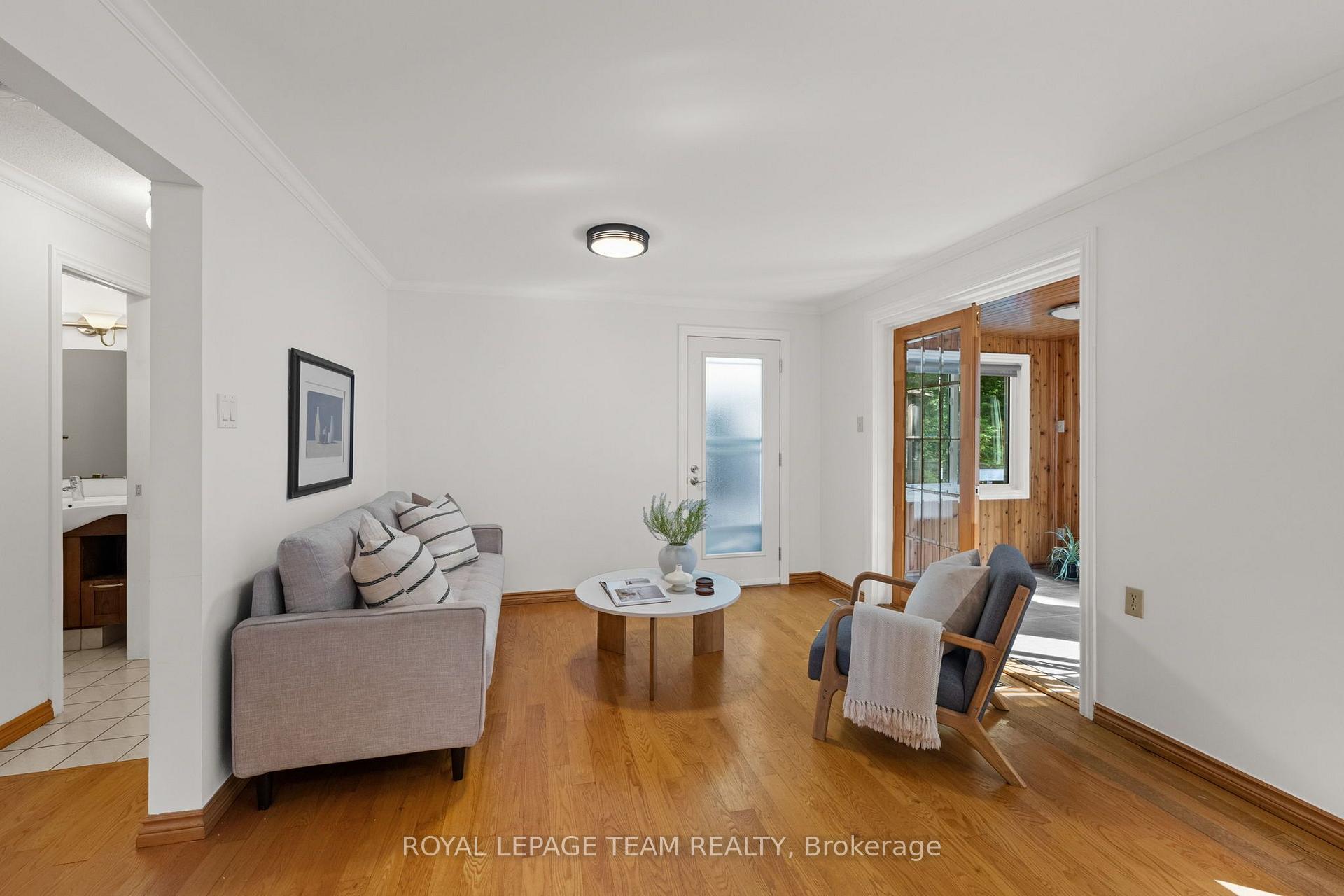 Photo 11 of 240 Hoylake Crescent, Ottawa, Bilberry Creek/Queenswood Heights — HOMEH