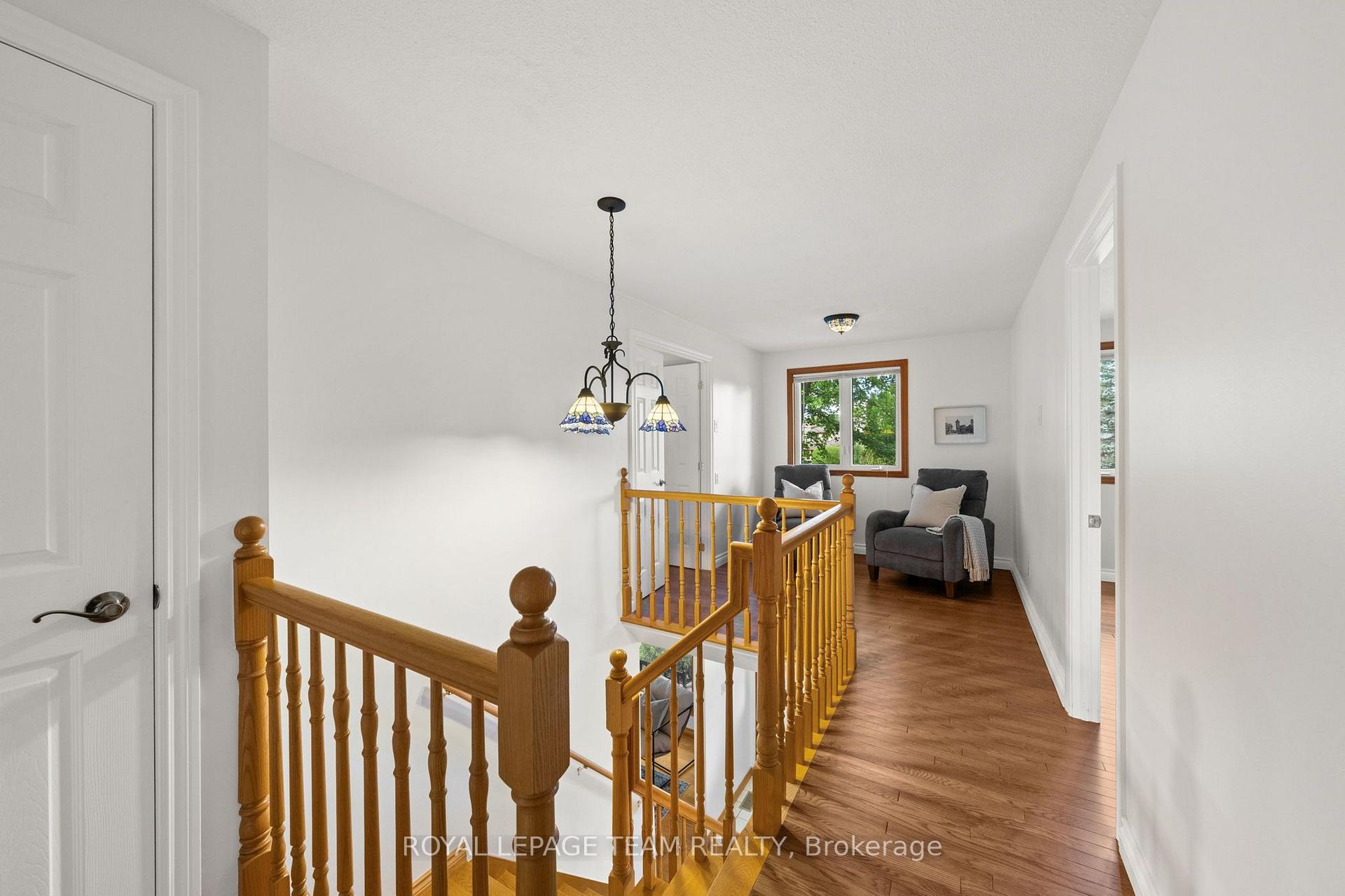 Photo 18 of 240 Hoylake Crescent, Ottawa, Bilberry Creek/Queenswood Heights — HOMEH