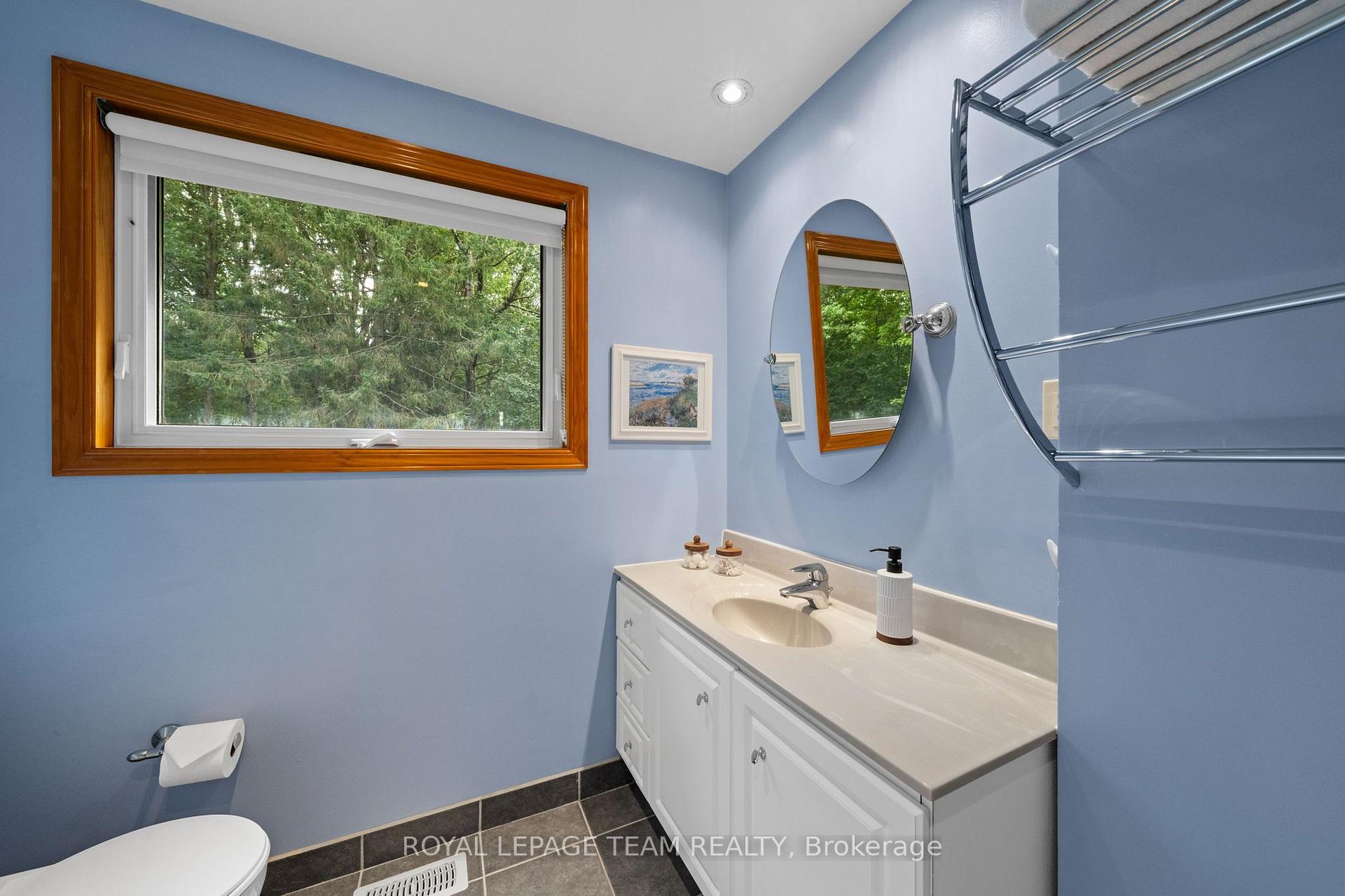 Photo 22 of 240 Hoylake Crescent, Ottawa, Bilberry Creek/Queenswood Heights — HOMEH