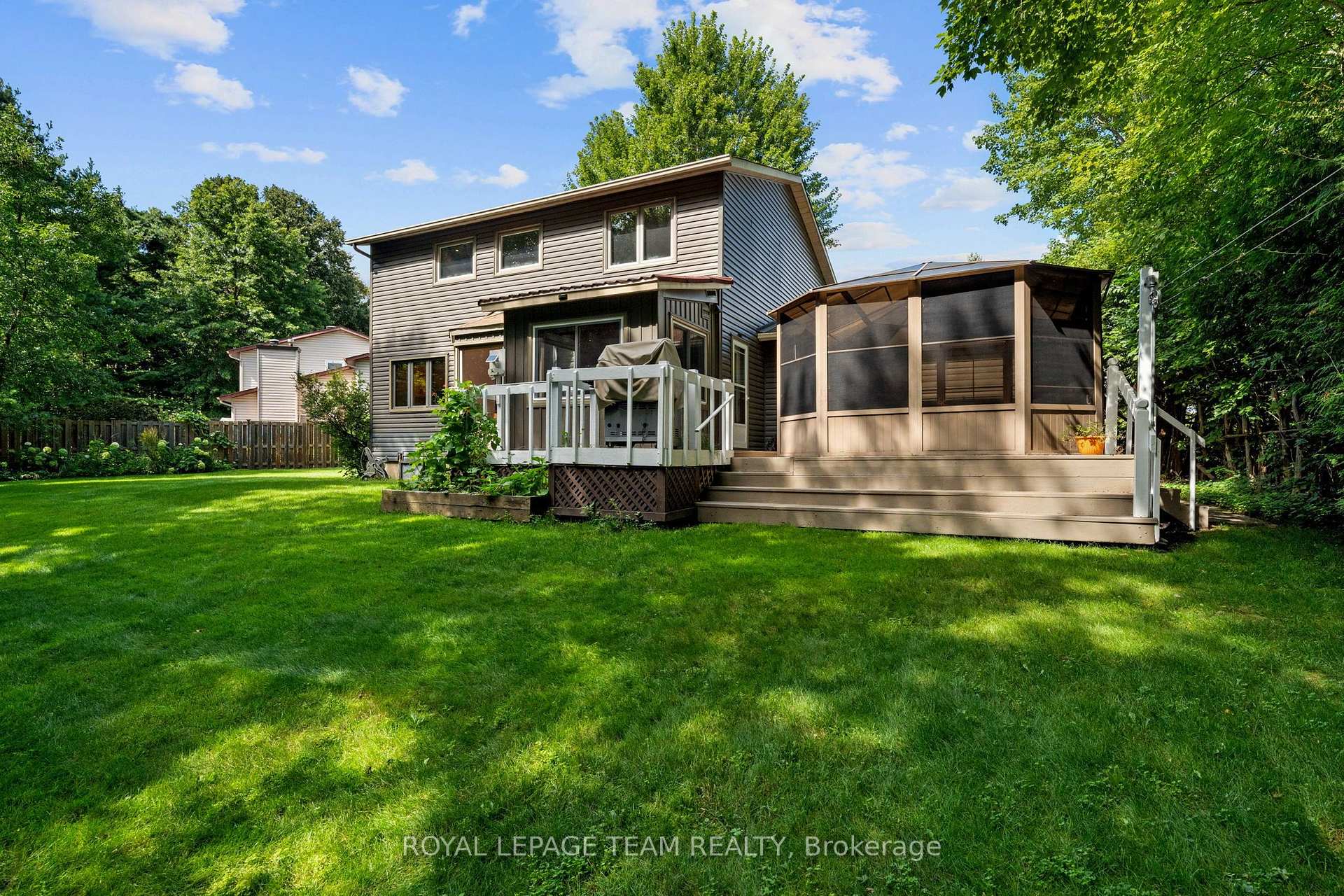 Photo 37 of 240 Hoylake Crescent, Ottawa, Bilberry Creek/Queenswood Heights — HOMEH