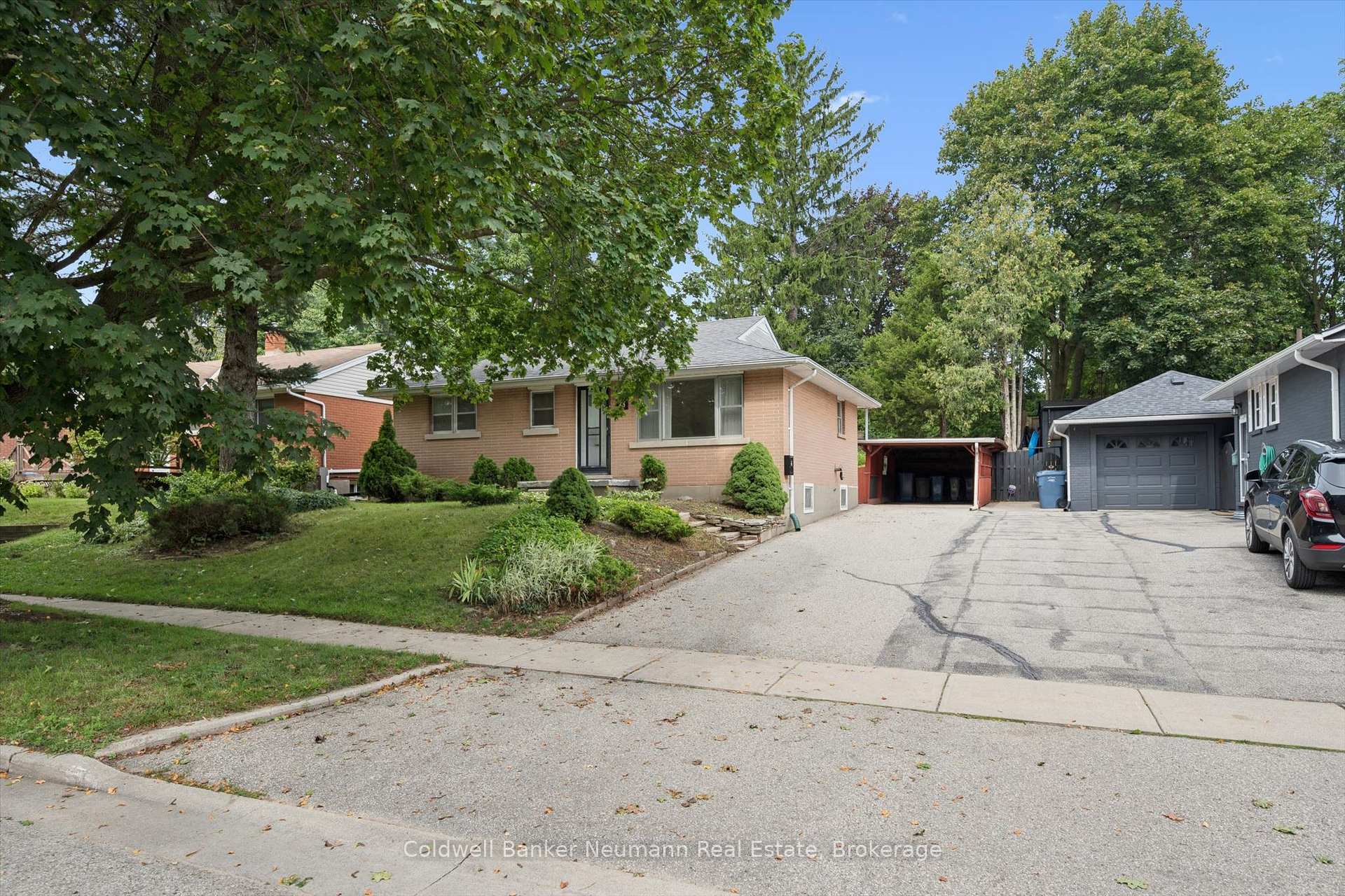 Photo 3 of 73 Knightswood Boulevard, Guelph, Riverside Park — HOMEH