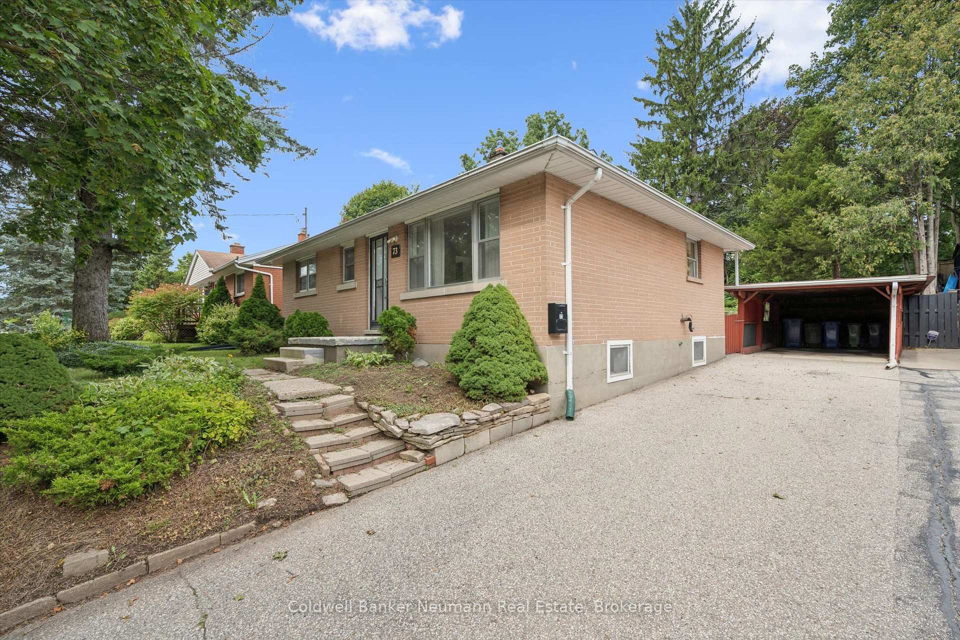 Photo 4 of 73 Knightswood Boulevard, Guelph, Riverside Park — HOMEH