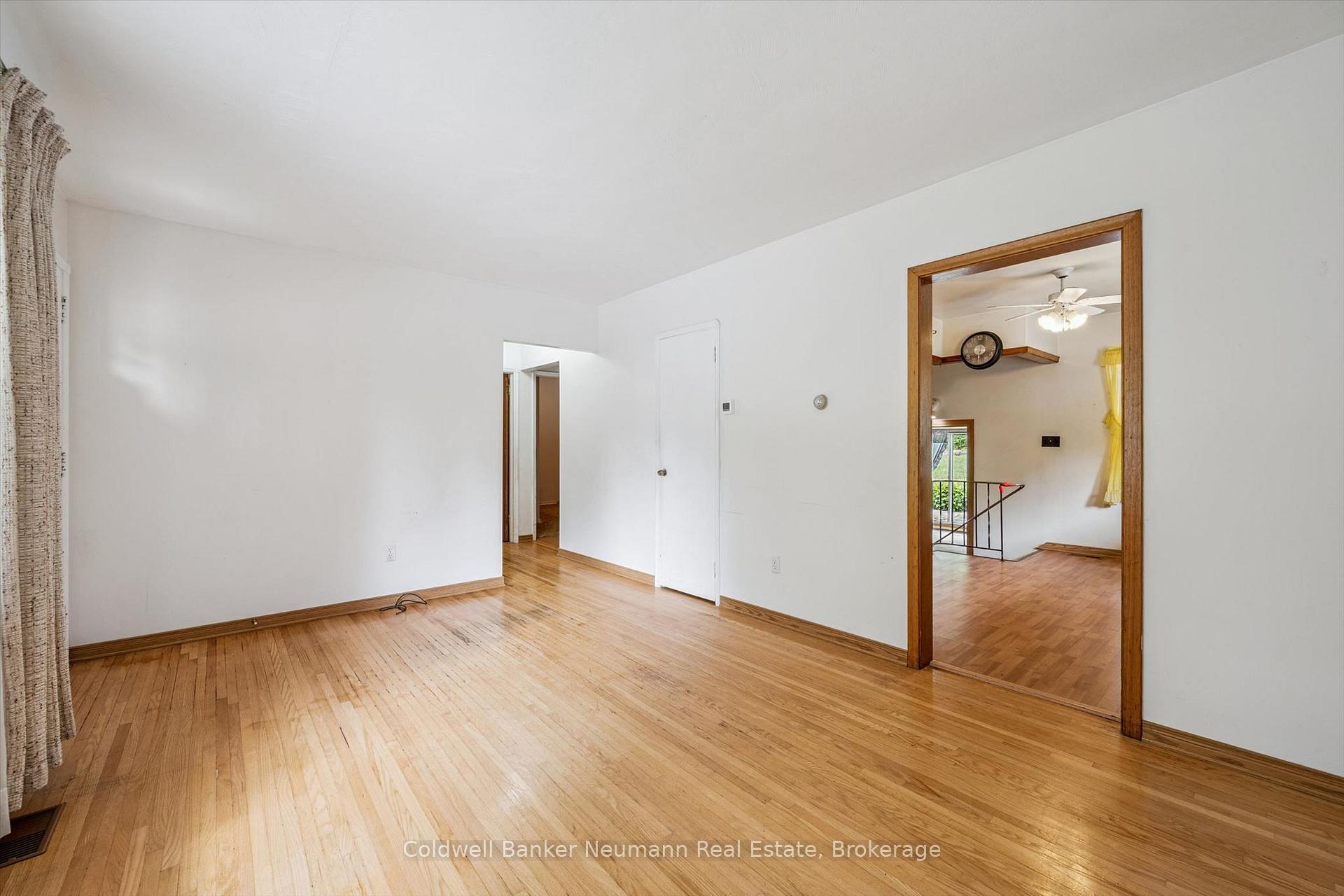 Photo 10 of 73 Knightswood Boulevard, Guelph, Riverside Park — HOMEH