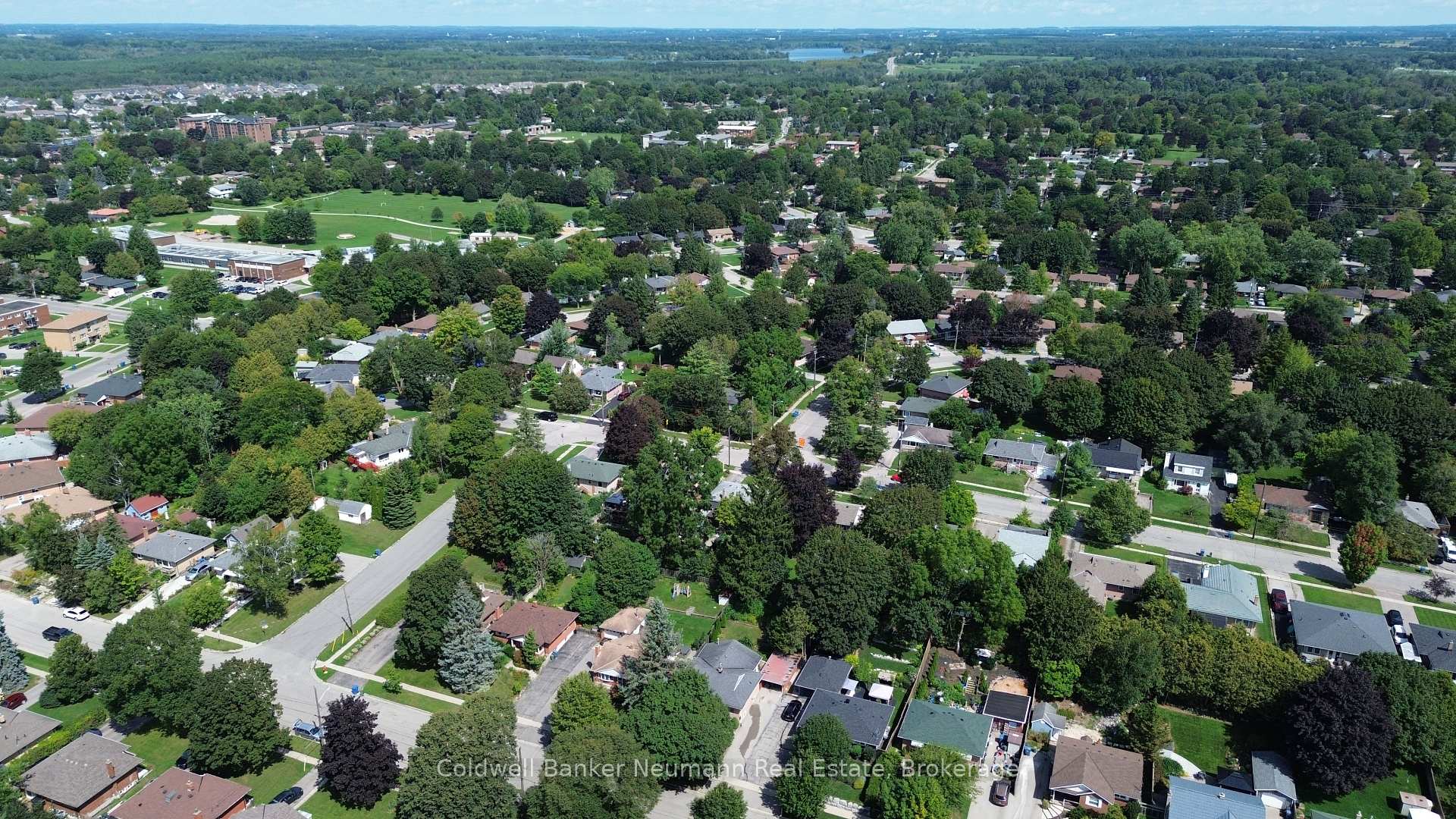 Photo 46 of 73 Knightswood Boulevard, Guelph, Riverside Park — HOMEH