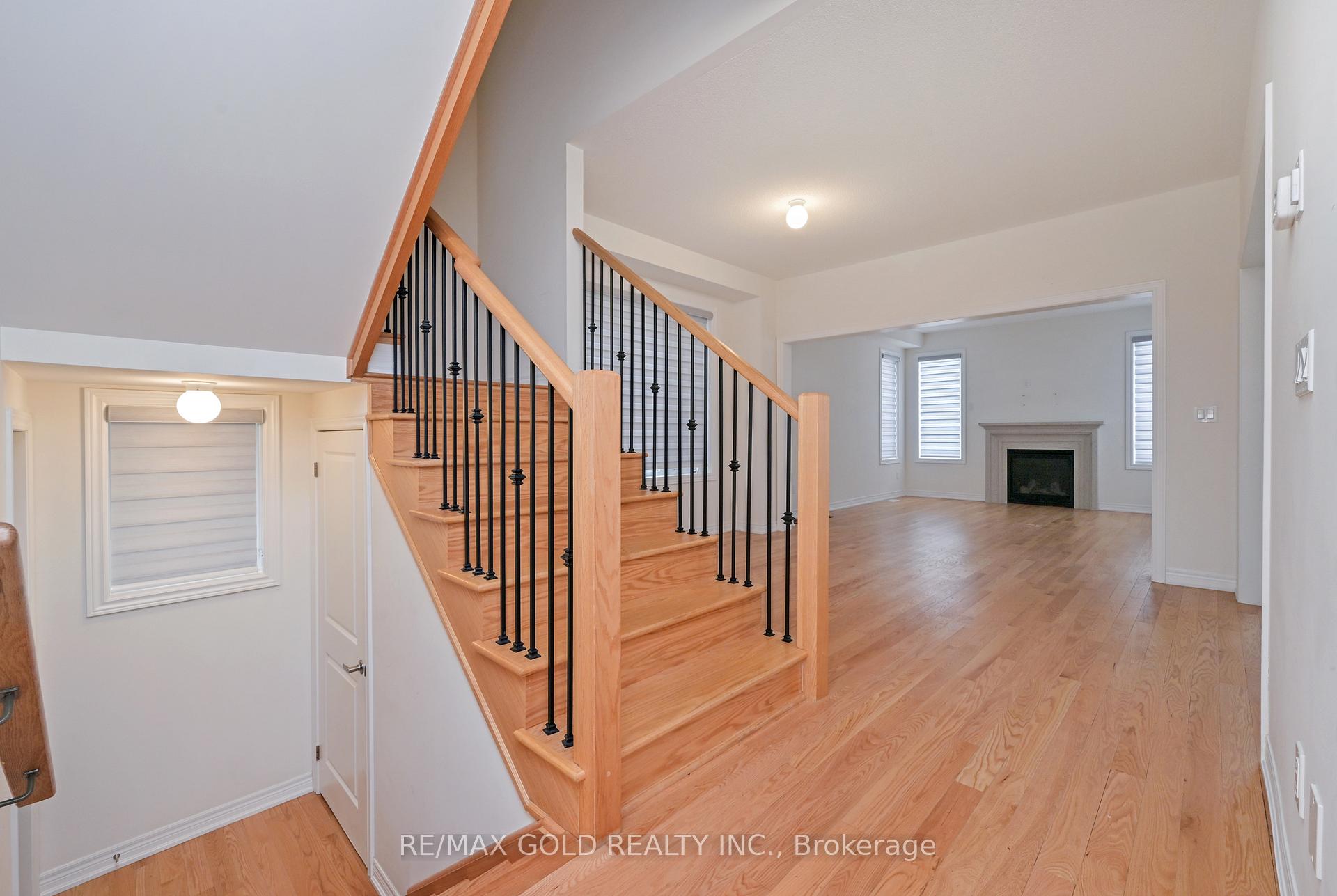 Photo 6 of 1345 Davis Loop, Innisfil, Lefroy — HOMEH