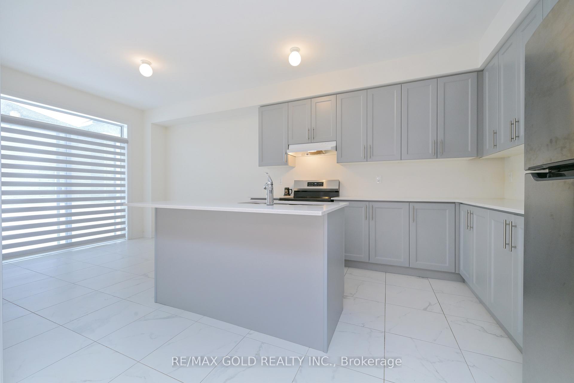 Photo 9 of 1345 Davis Loop, Innisfil, Lefroy — HOMEH