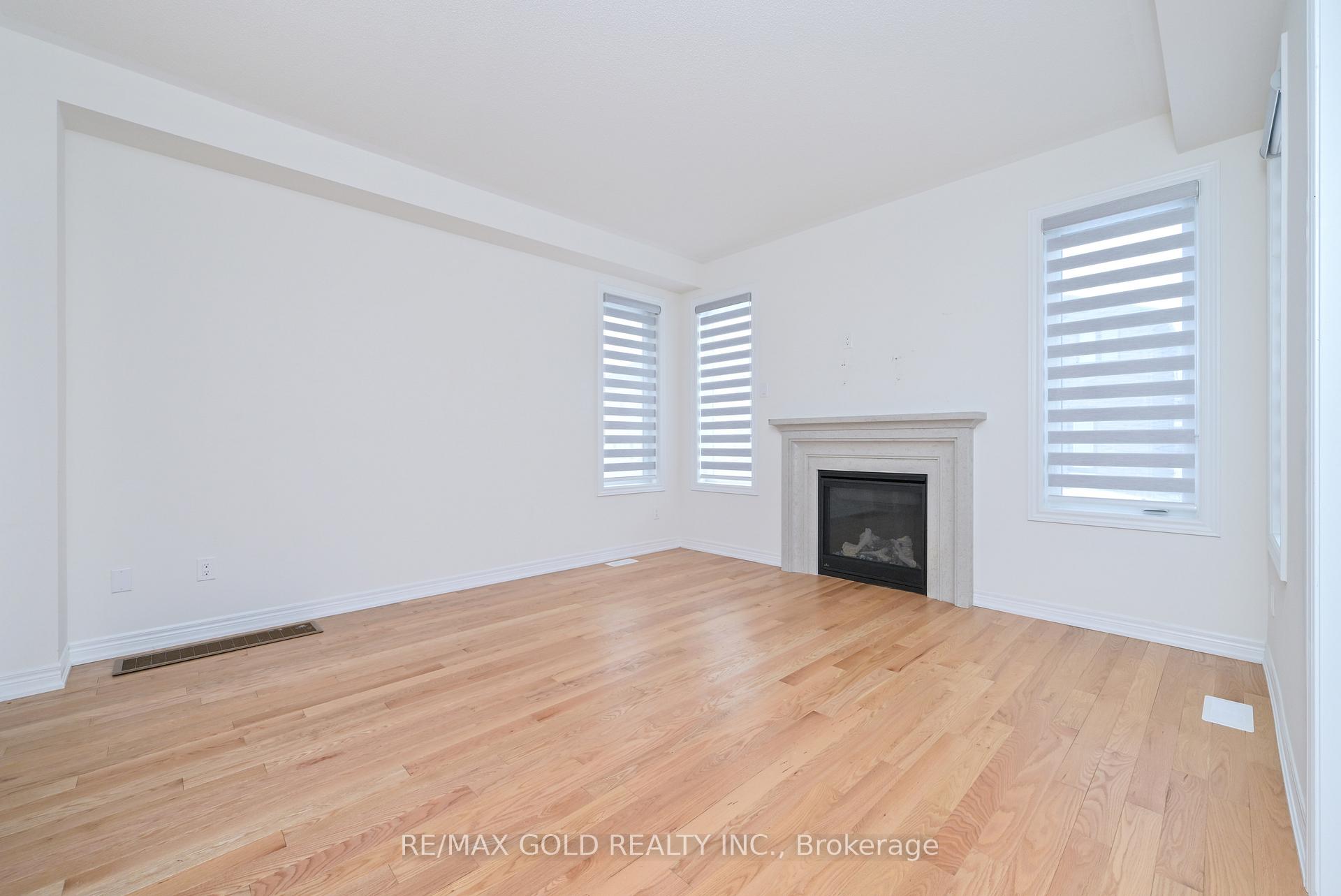 Photo 11 of 1345 Davis Loop, Innisfil, Lefroy — HOMEH