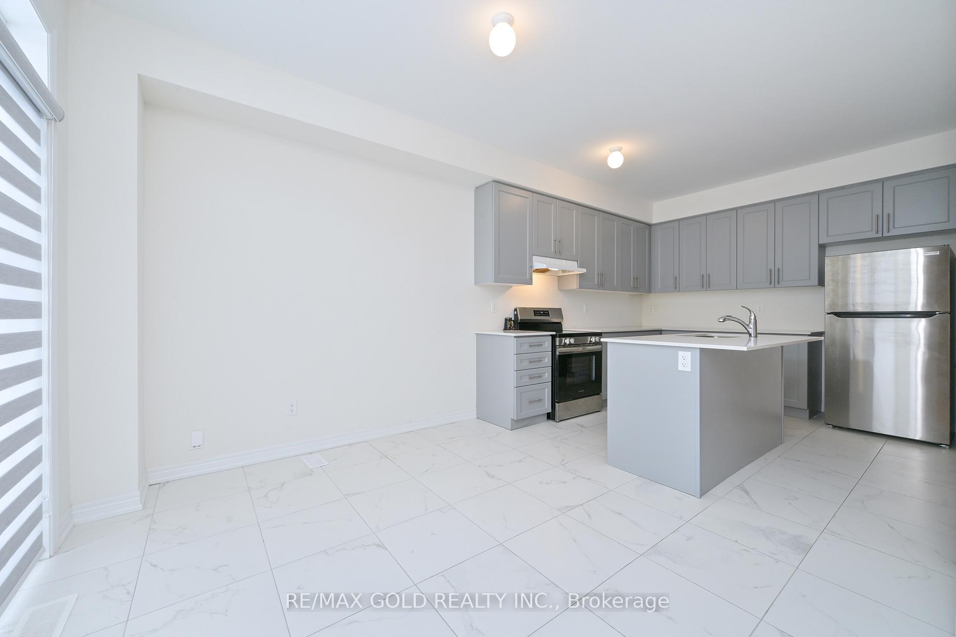 Photo 14 of 1345 Davis Loop, Innisfil, Lefroy — HOMEH