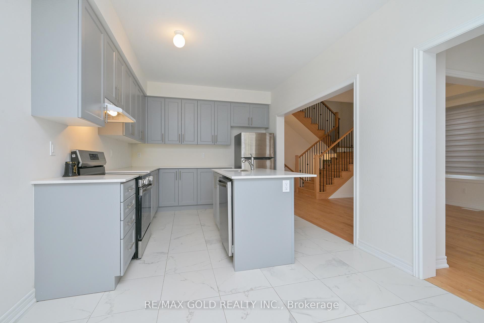 Photo 15 of 1345 Davis Loop, Innisfil, Lefroy — HOMEH