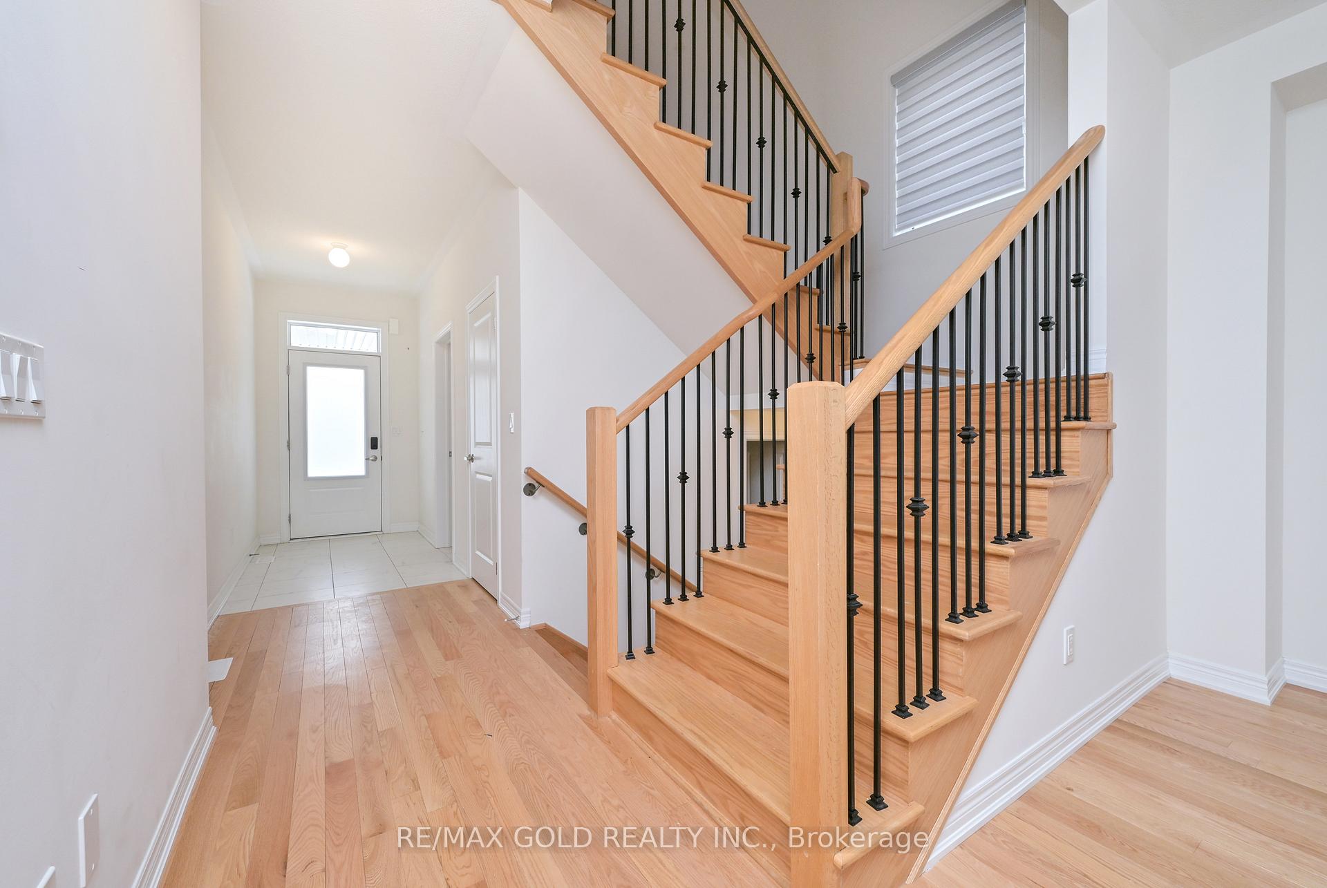 Photo 17 of 1345 Davis Loop, Innisfil, Lefroy — HOMEH
