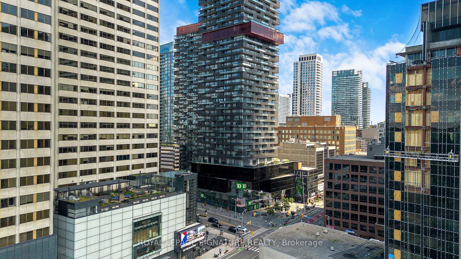 Photo 9 of Unit 5009, 8 Eglinton Avenue E, Toronto, Mount Pleasant West — HOMEH