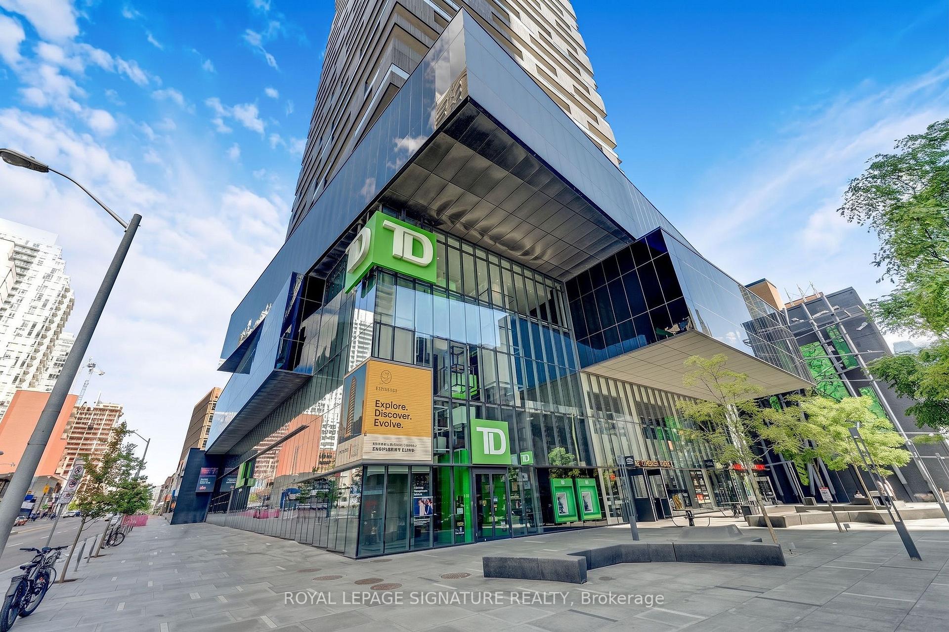 Photo 13 of Unit 5009, 8 Eglinton Avenue E, Toronto, Mount Pleasant West — HOMEH