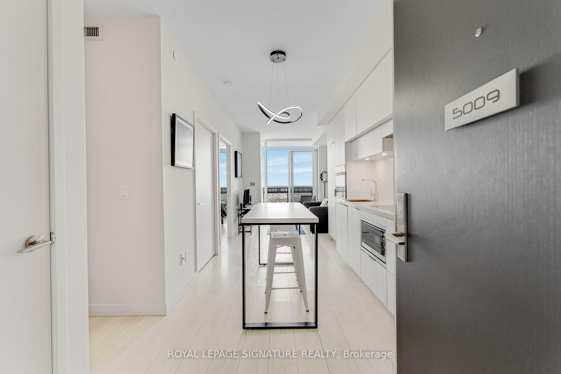 Photo 8 of Unit 5009, 8 Eglinton Avenue E, Toronto, Mount Pleasant West — HOMEH