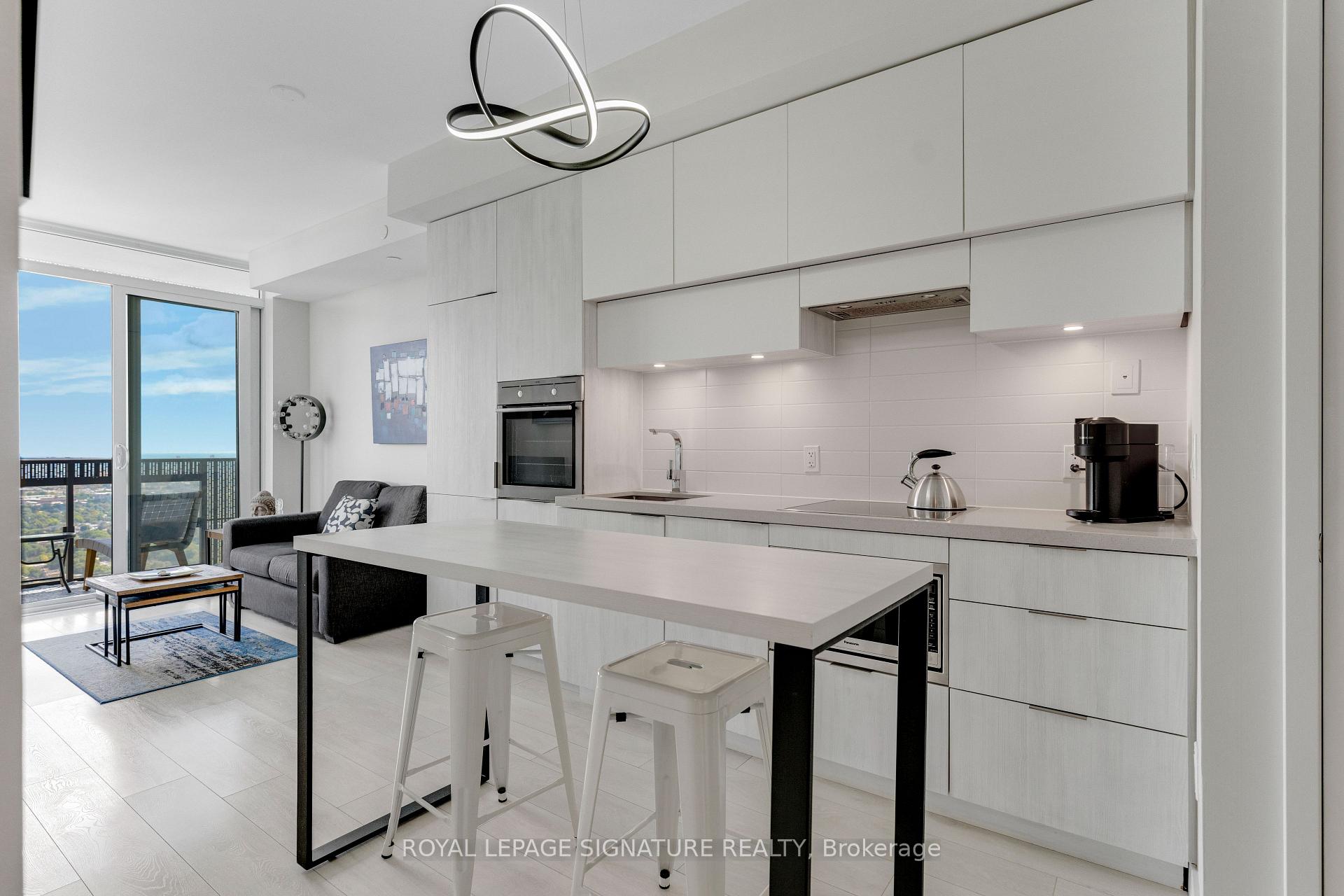 Photo 10 of Unit 5009, 8 Eglinton Avenue E, Toronto, Mount Pleasant West — HOMEH