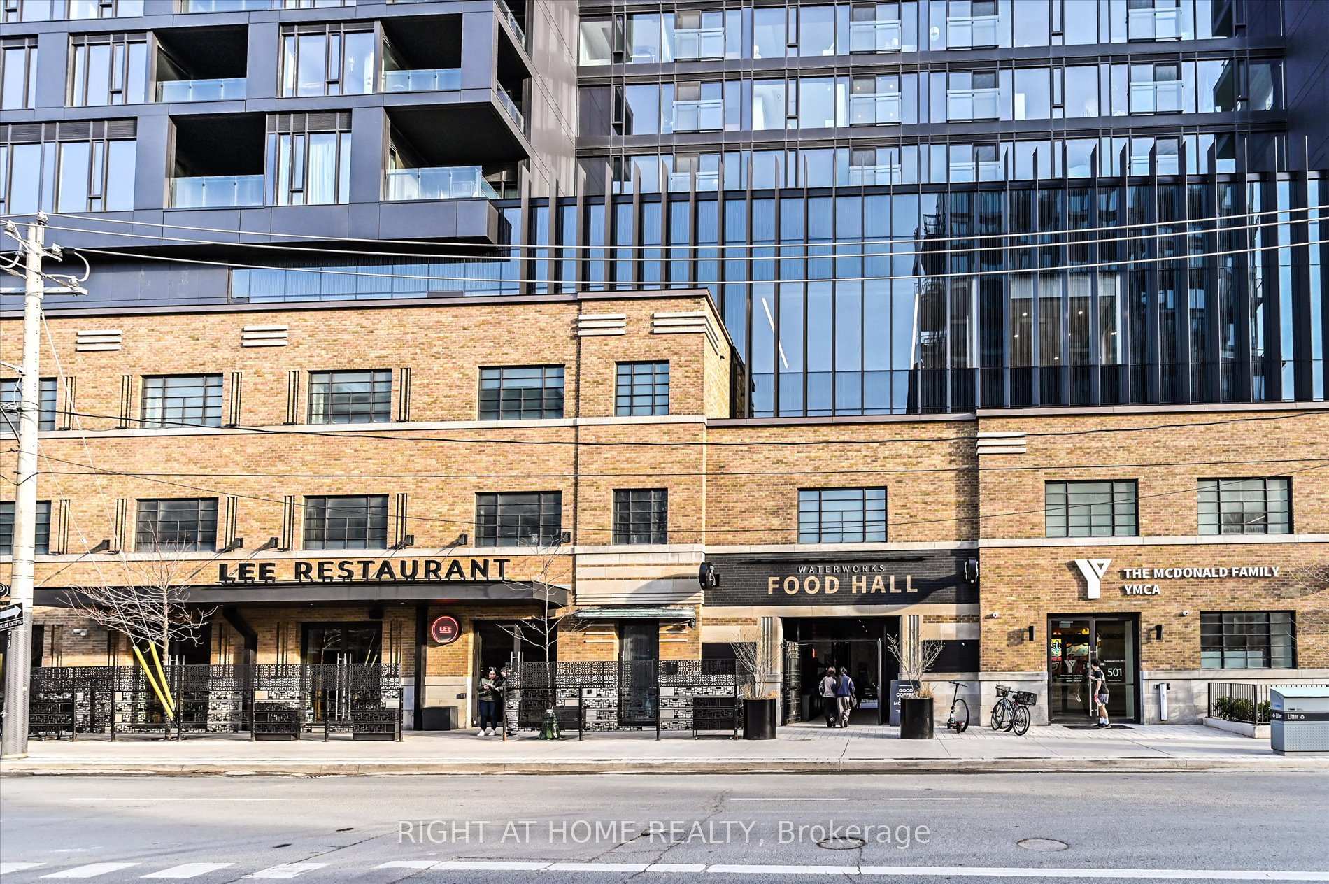 Front of Unit 733, 505 Richmond Street W