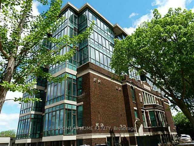 Front of Unit 102, 50 Murray Street W