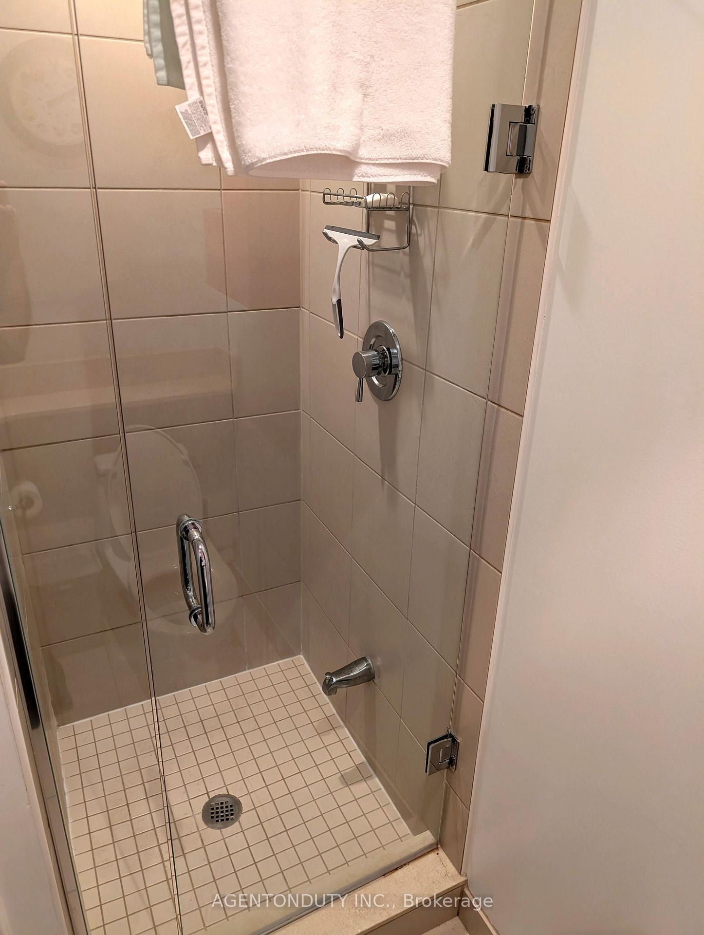 Photo 2 of Unit 1009, 35 Balmuto Street, Toronto, Bay Street Corridor — HOMEH