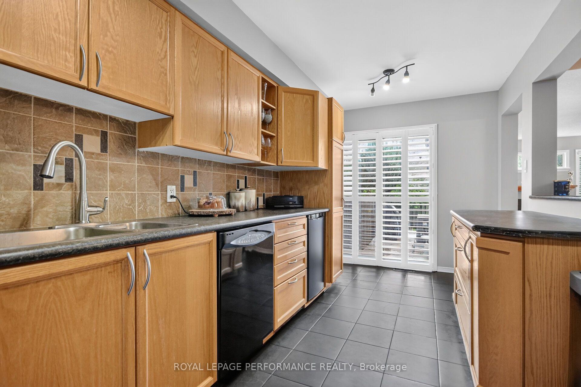 Photo 6 of 7 Calaveras Avenue, Ottawa, Barrhaven - Longfields — HOMEH