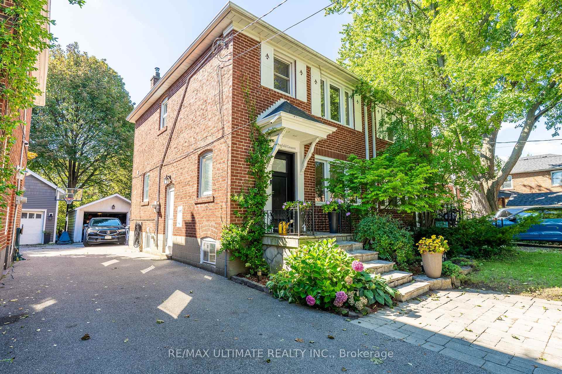 Photo 2 of 3 Thursfield Crescent, Toronto, Leaside — HOMEH