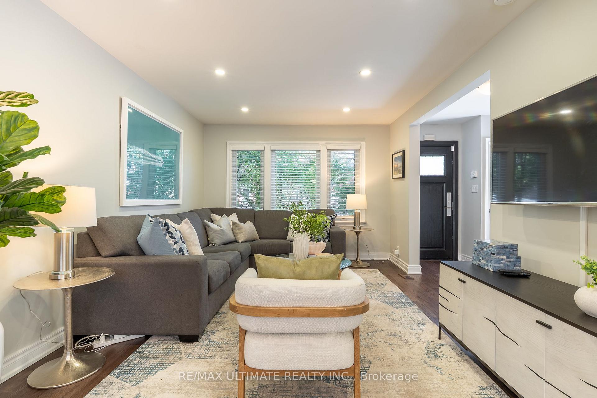 Photo 3 of 3 Thursfield Crescent, Toronto, Leaside — HOMEH