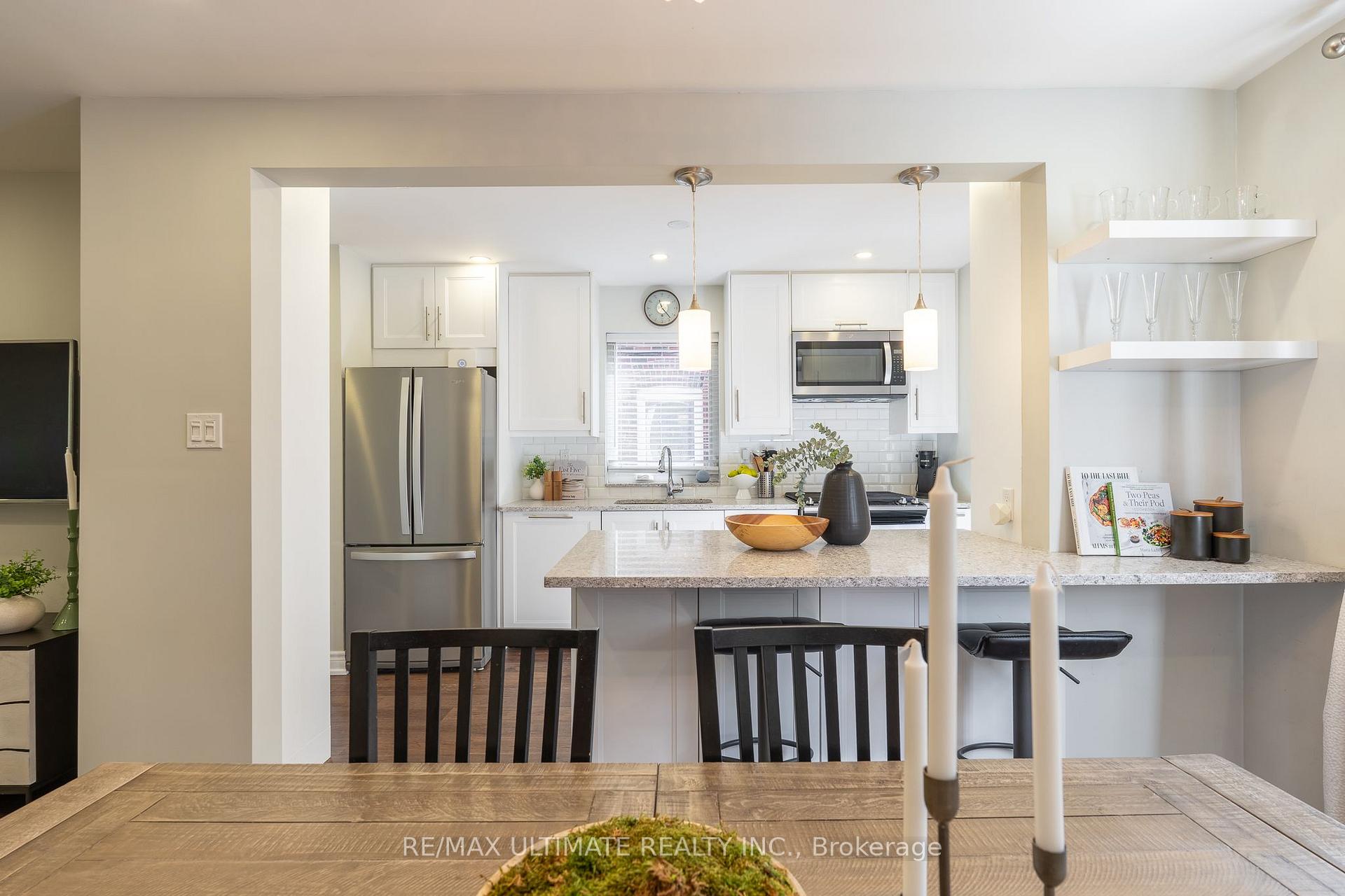 Photo 8 of 3 Thursfield Crescent, Toronto, Leaside — HOMEH