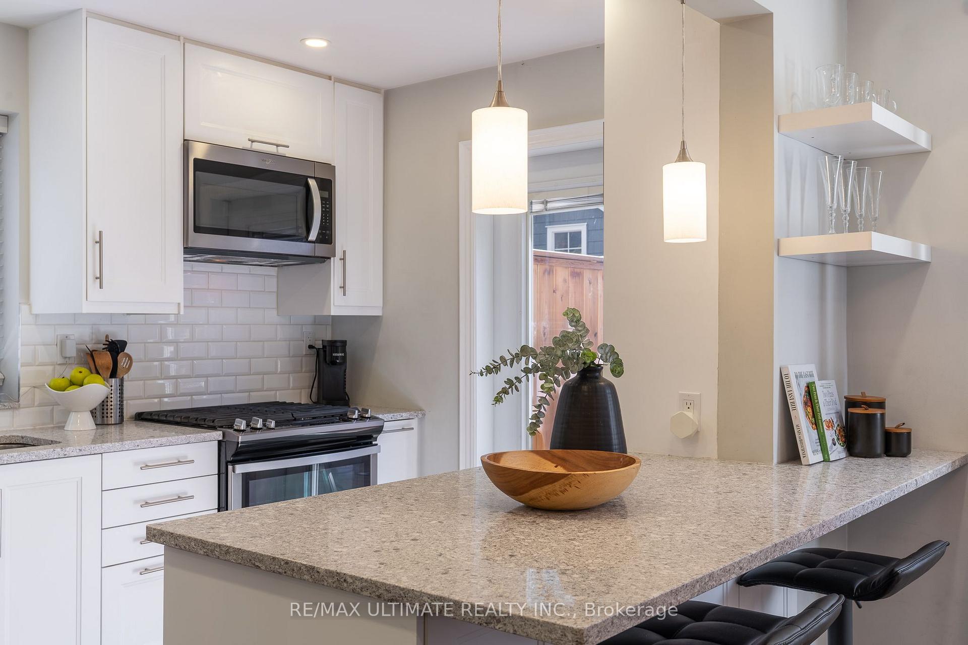 Photo 14 of 3 Thursfield Crescent, Toronto, Leaside — HOMEH