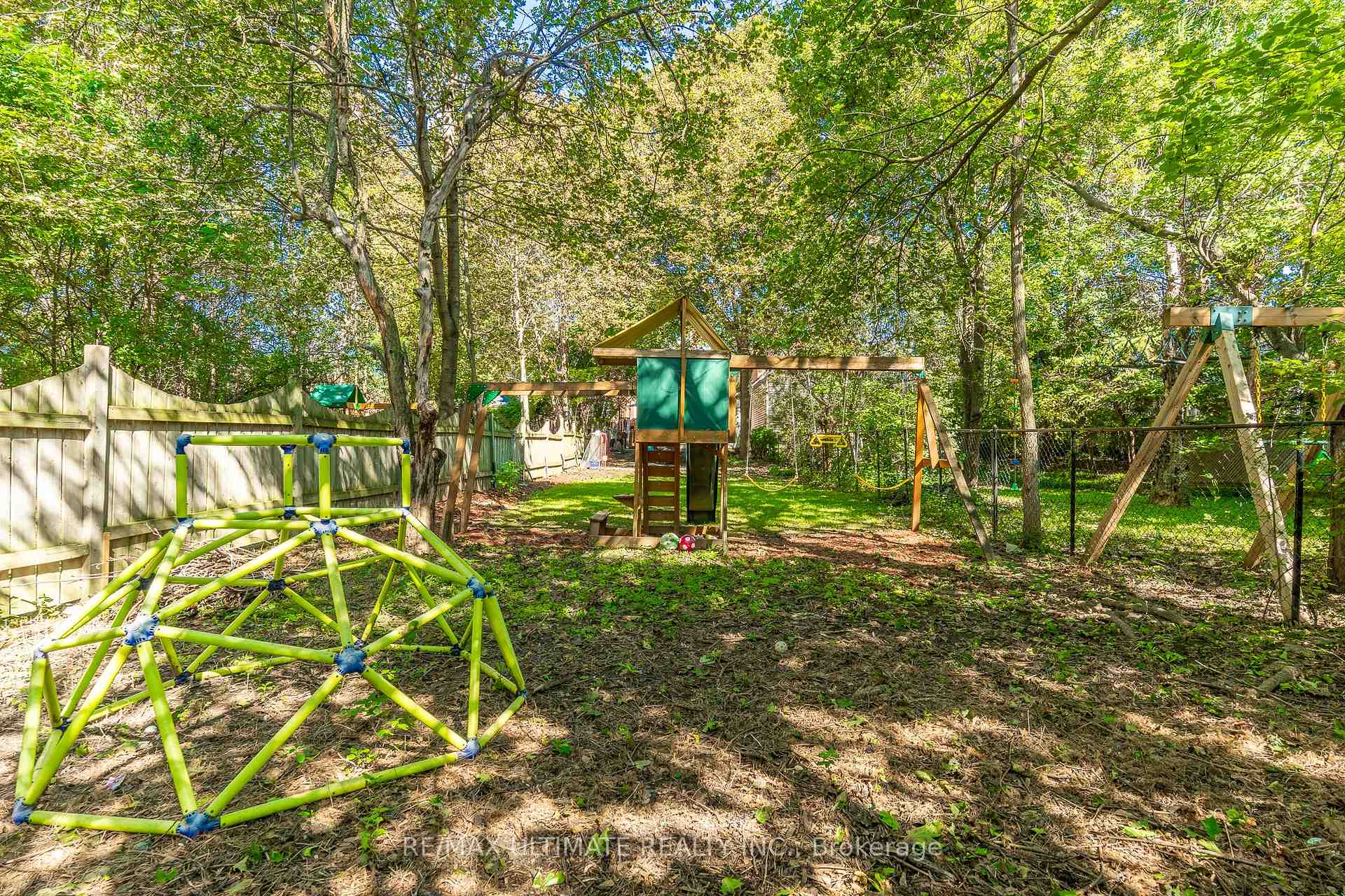 Photo 33 of 3 Thursfield Crescent, Toronto, Leaside — HOMEH