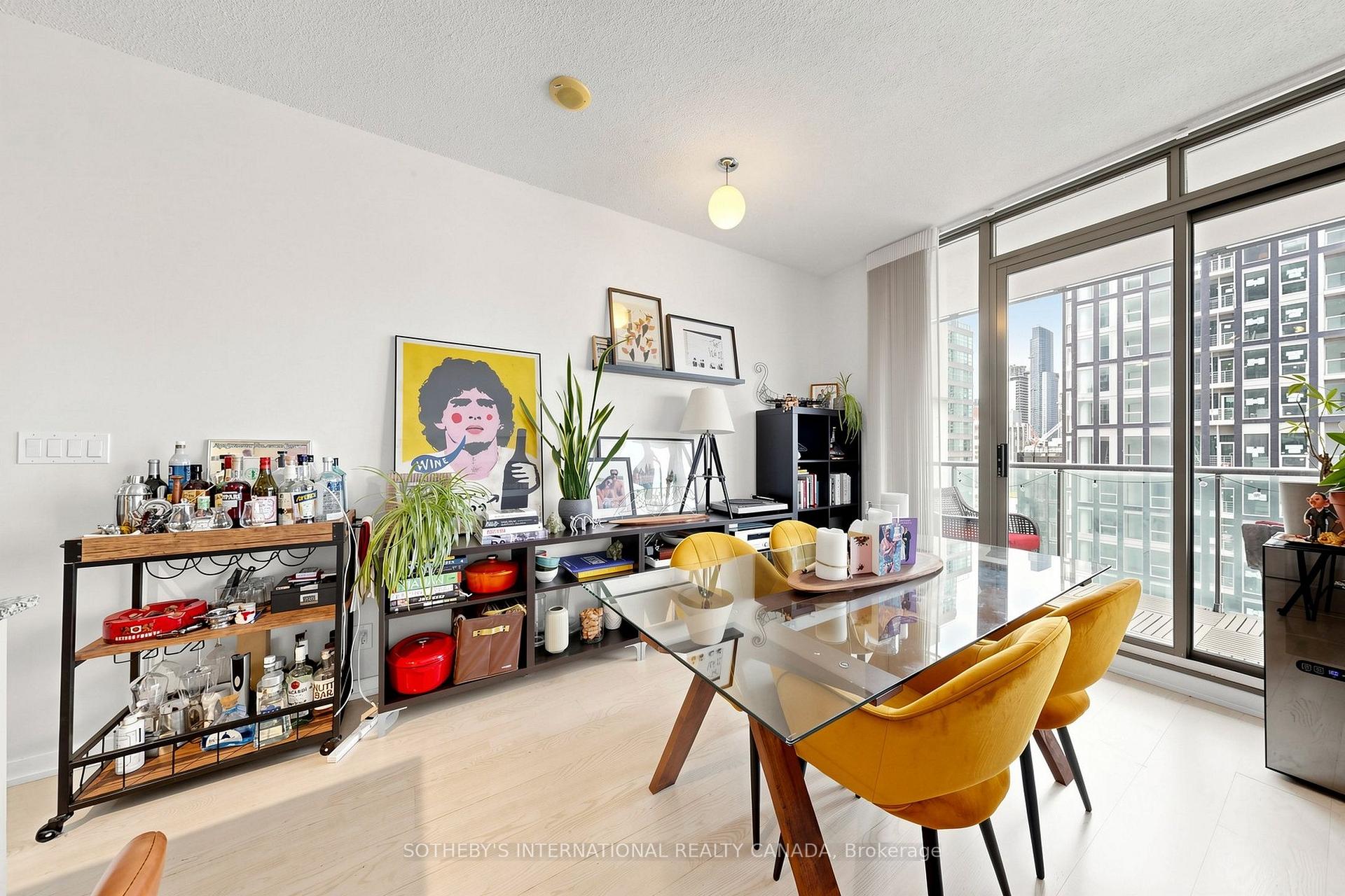 Photo 3 of Unit 1606, 33 Lombard Street, Toronto, Church-Yonge Corridor — HOMEH