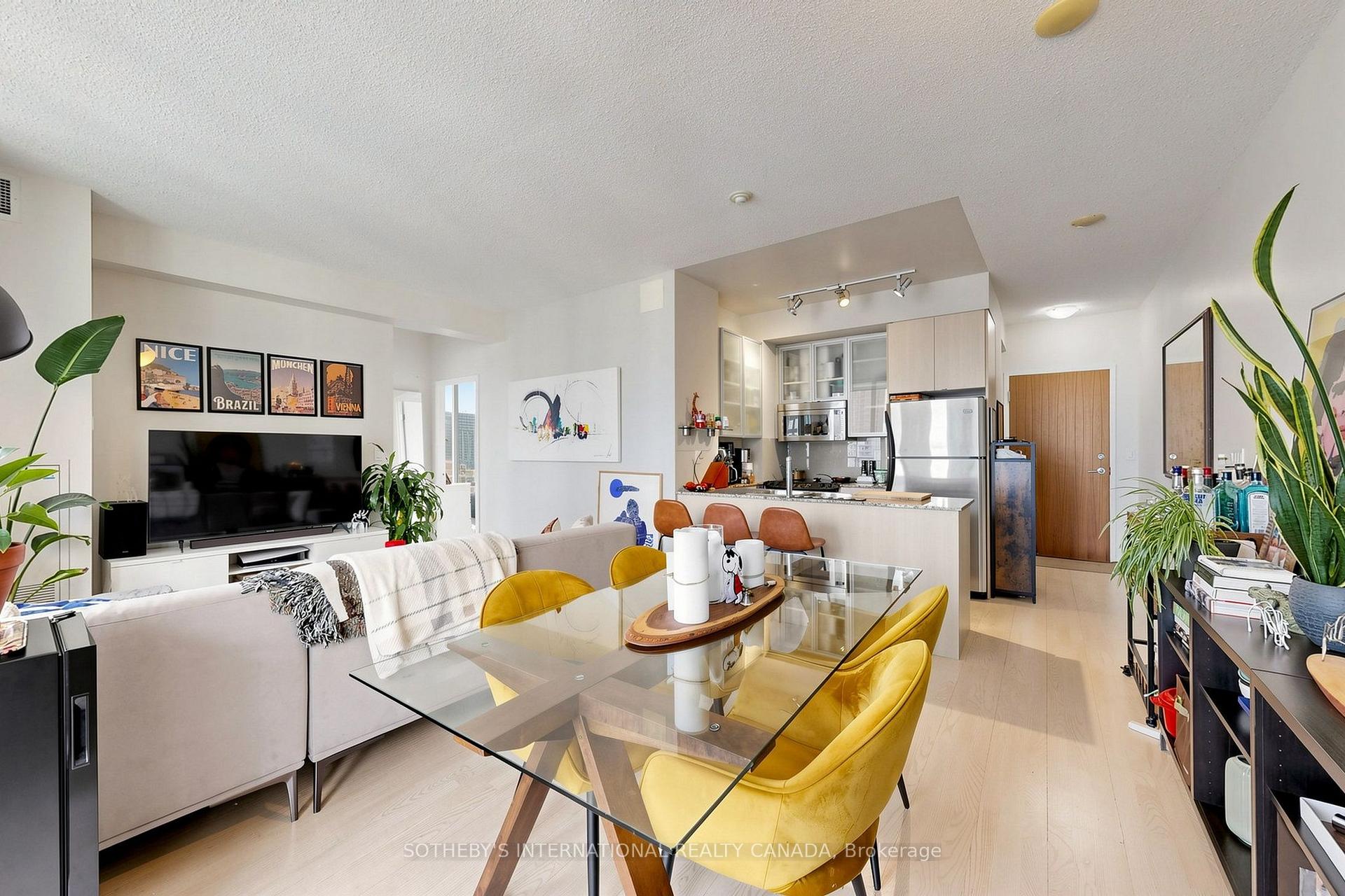 Photo 4 of Unit 1606, 33 Lombard Street, Toronto, Church-Yonge Corridor — HOMEH