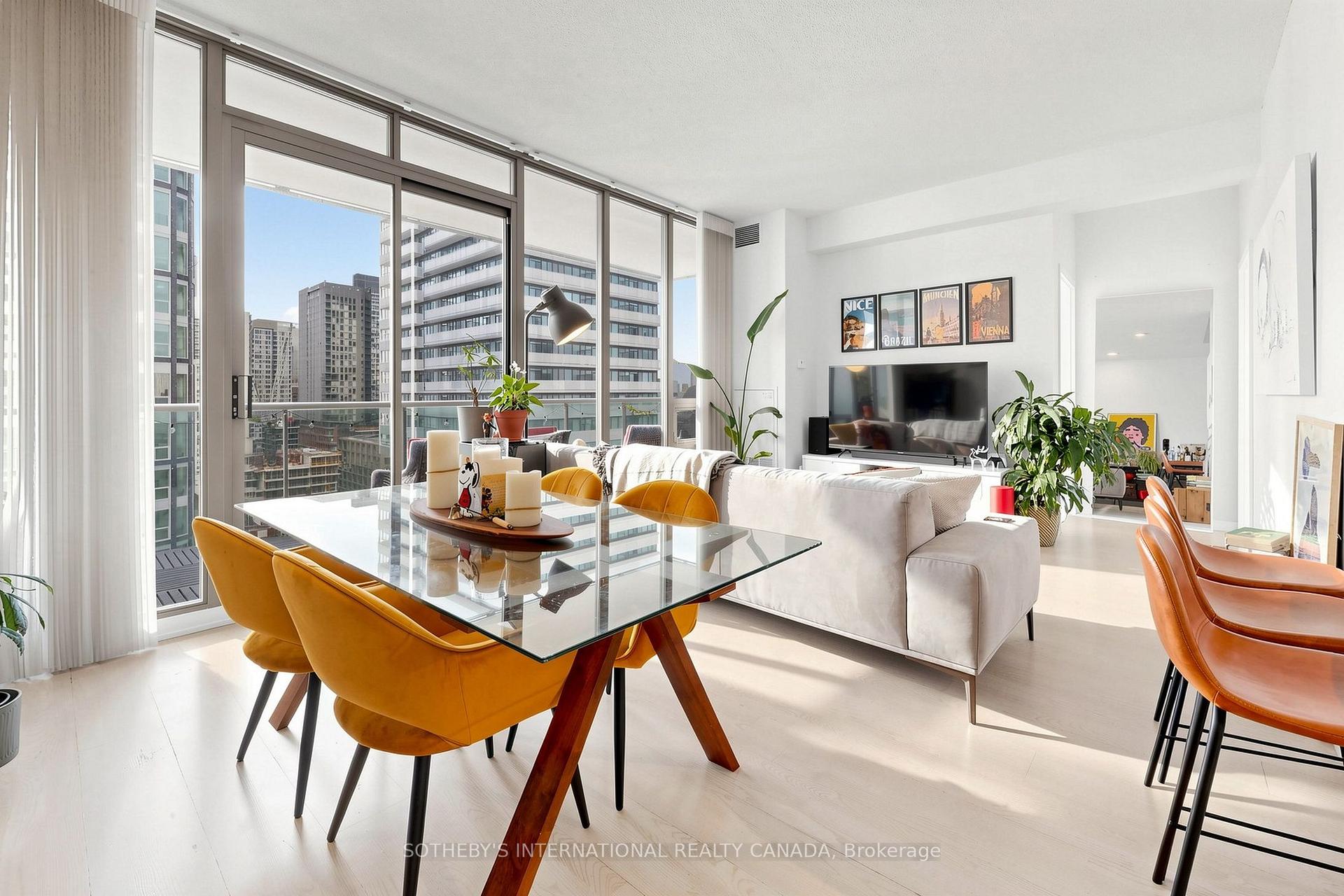 Photo 5 of Unit 1606, 33 Lombard Street, Toronto, Church-Yonge Corridor — HOMEH