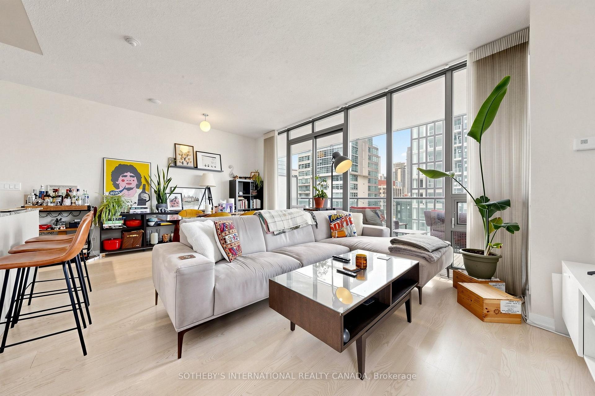 Photo 7 of Unit 1606, 33 Lombard Street, Toronto, Church-Yonge Corridor — HOMEH