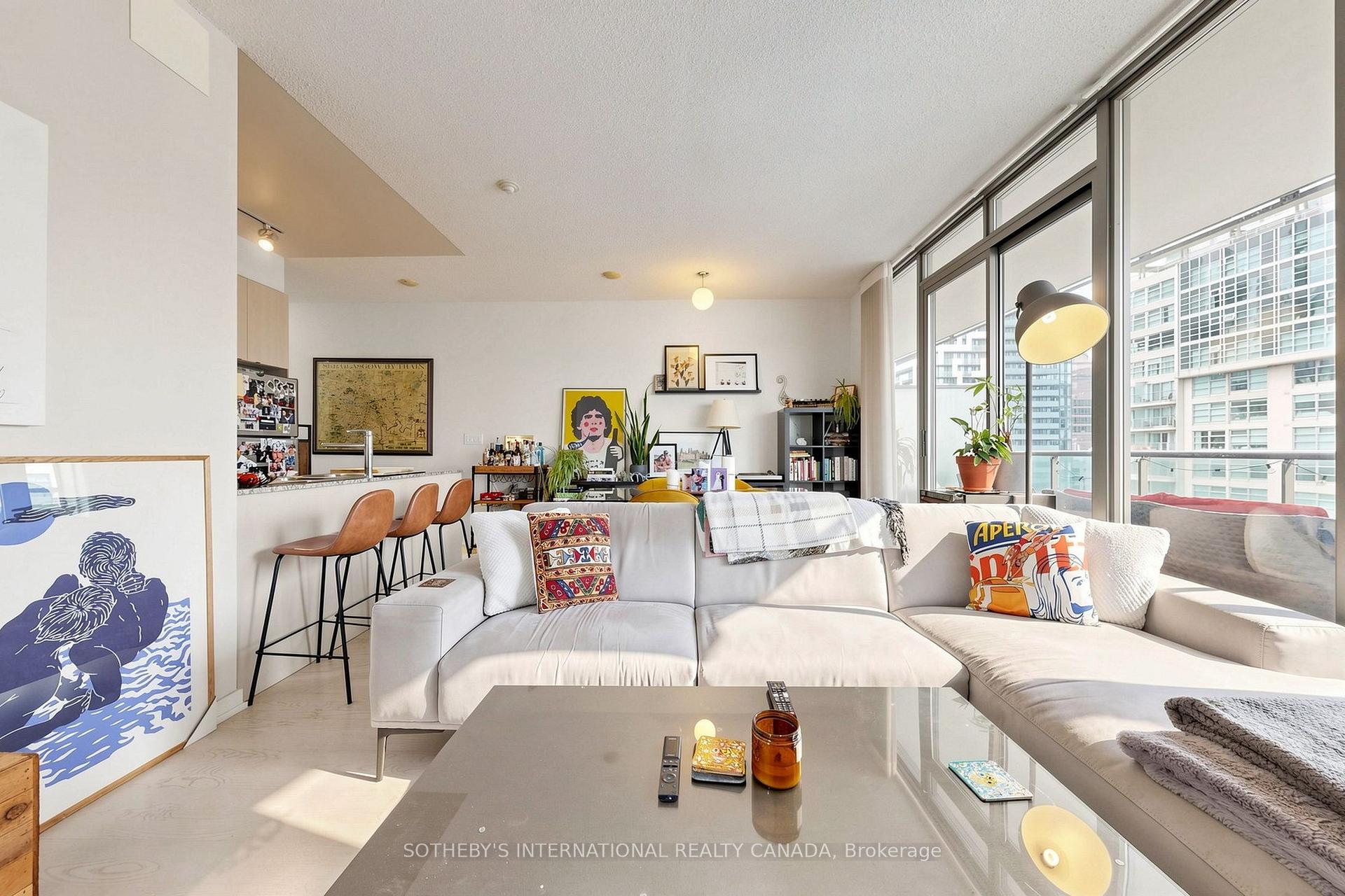 Photo 8 of Unit 1606, 33 Lombard Street, Toronto, Church-Yonge Corridor — HOMEH
