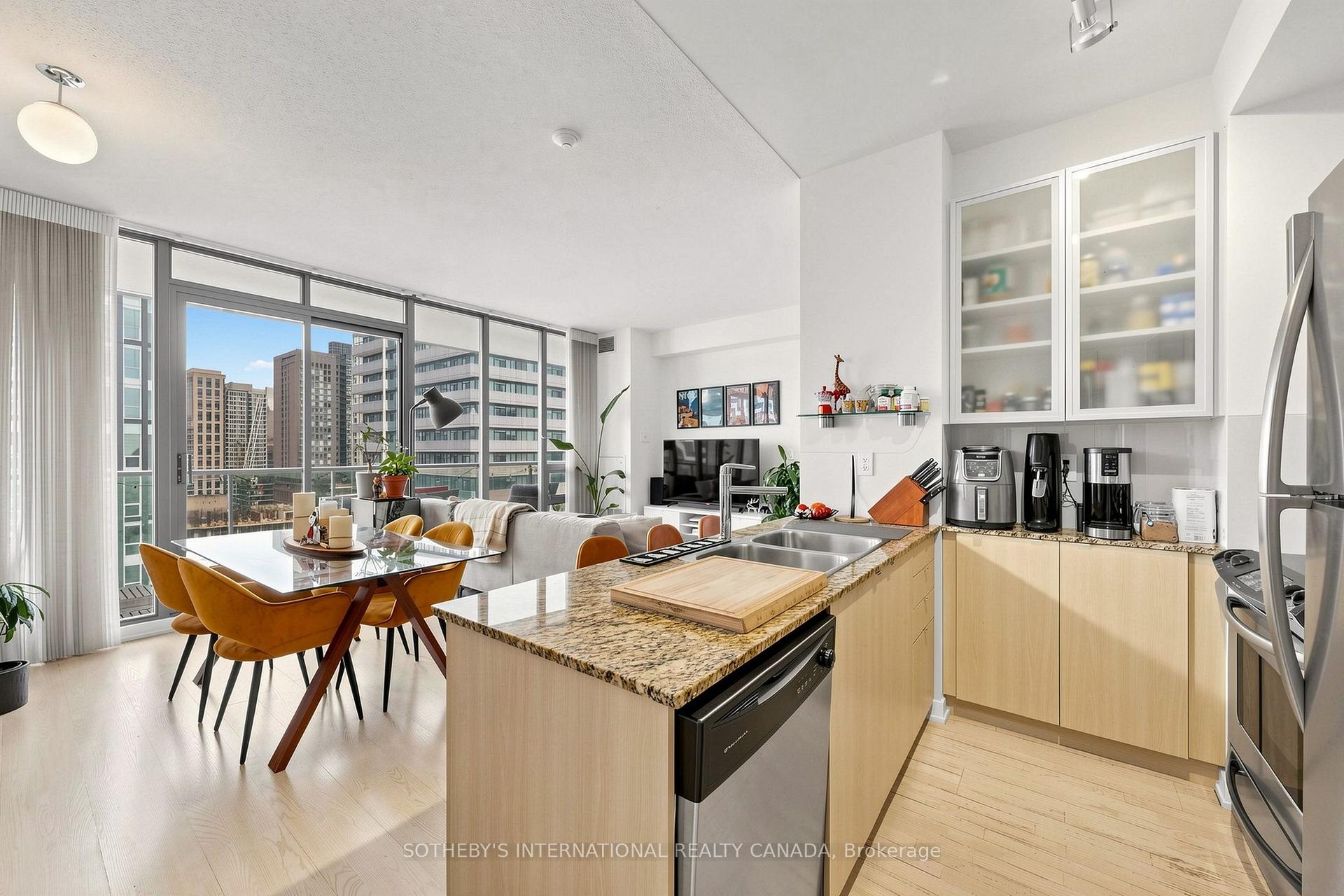 Photo 11 of Unit 1606, 33 Lombard Street, Toronto, Church-Yonge Corridor — HOMEH