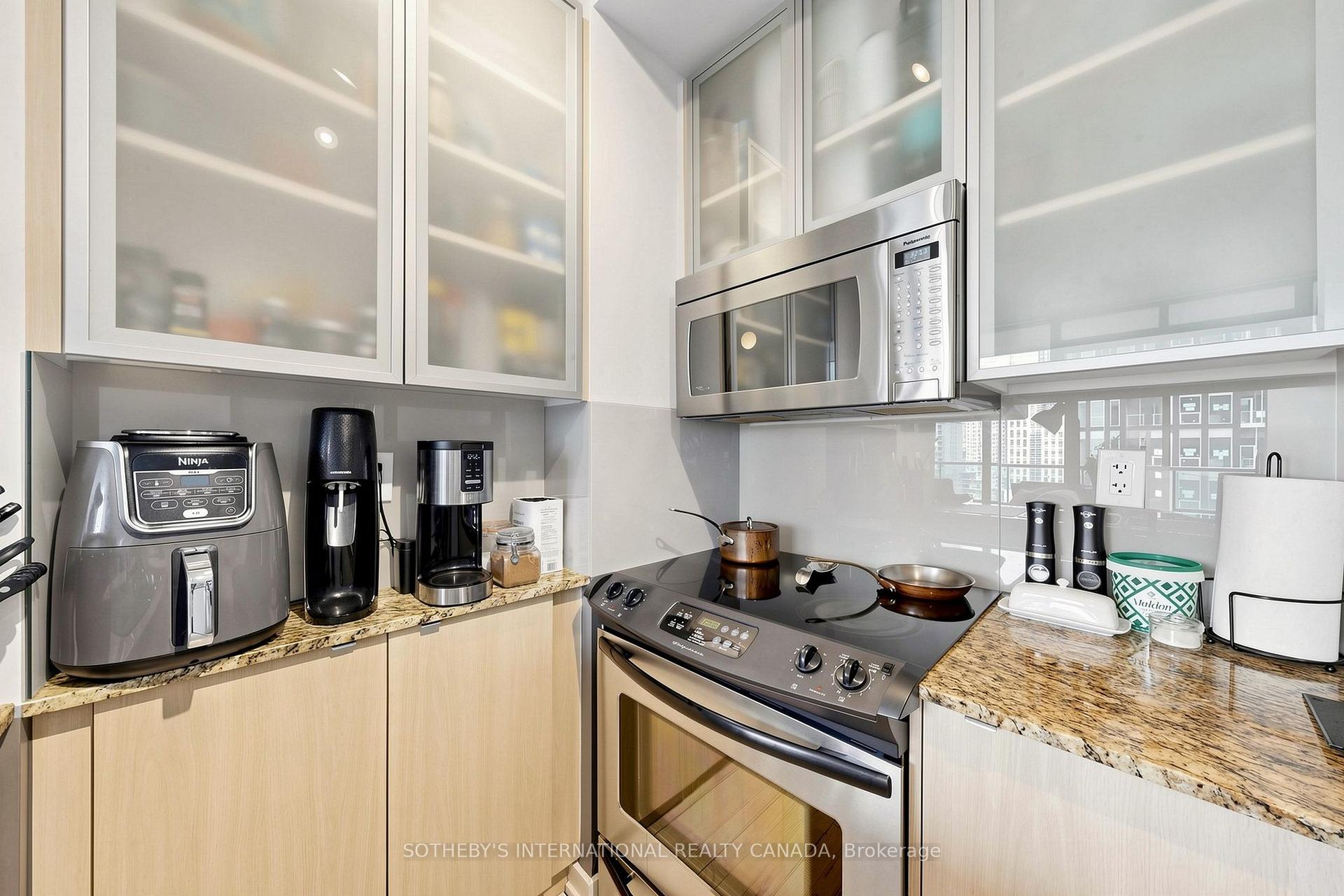 Photo 14 of Unit 1606, 33 Lombard Street, Toronto, Church-Yonge Corridor — HOMEH
