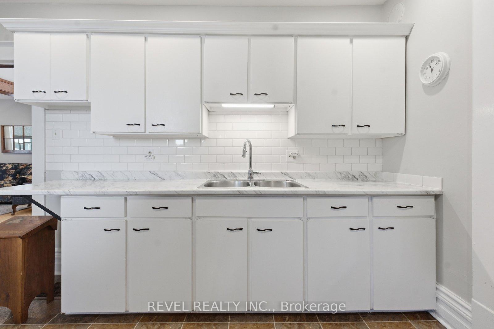 Photo 17 of 73 Grand River Street S, Brant, Paris — HOMEH