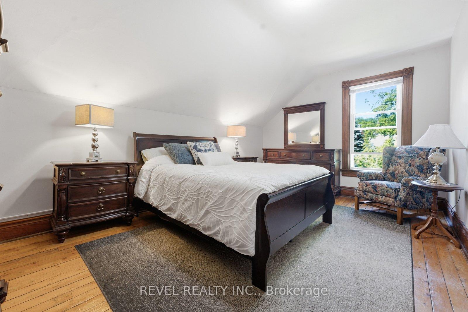 Photo 23 of 73 Grand River Street S, Brant, Paris — HOMEH