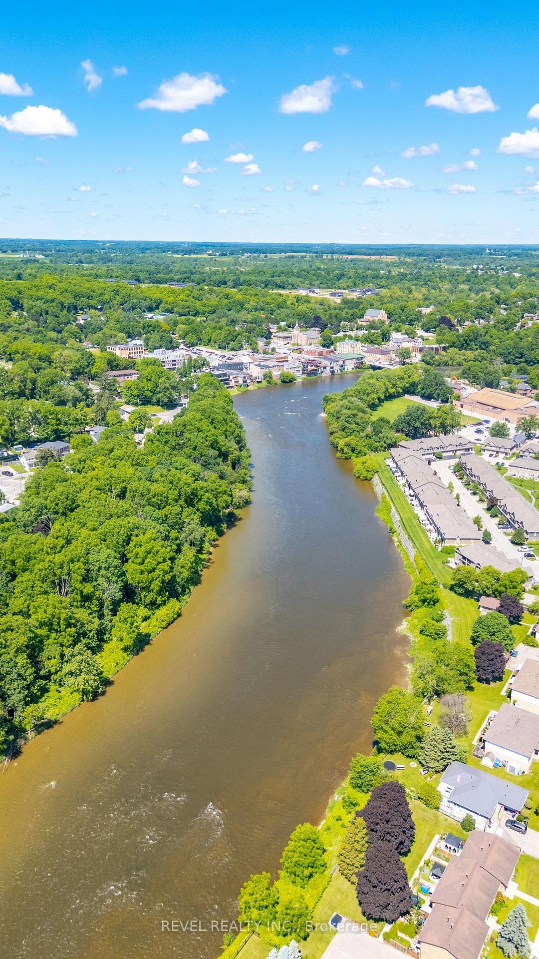 Photo 36 of 73 Grand River Street S, Brant, Paris — HOMEH